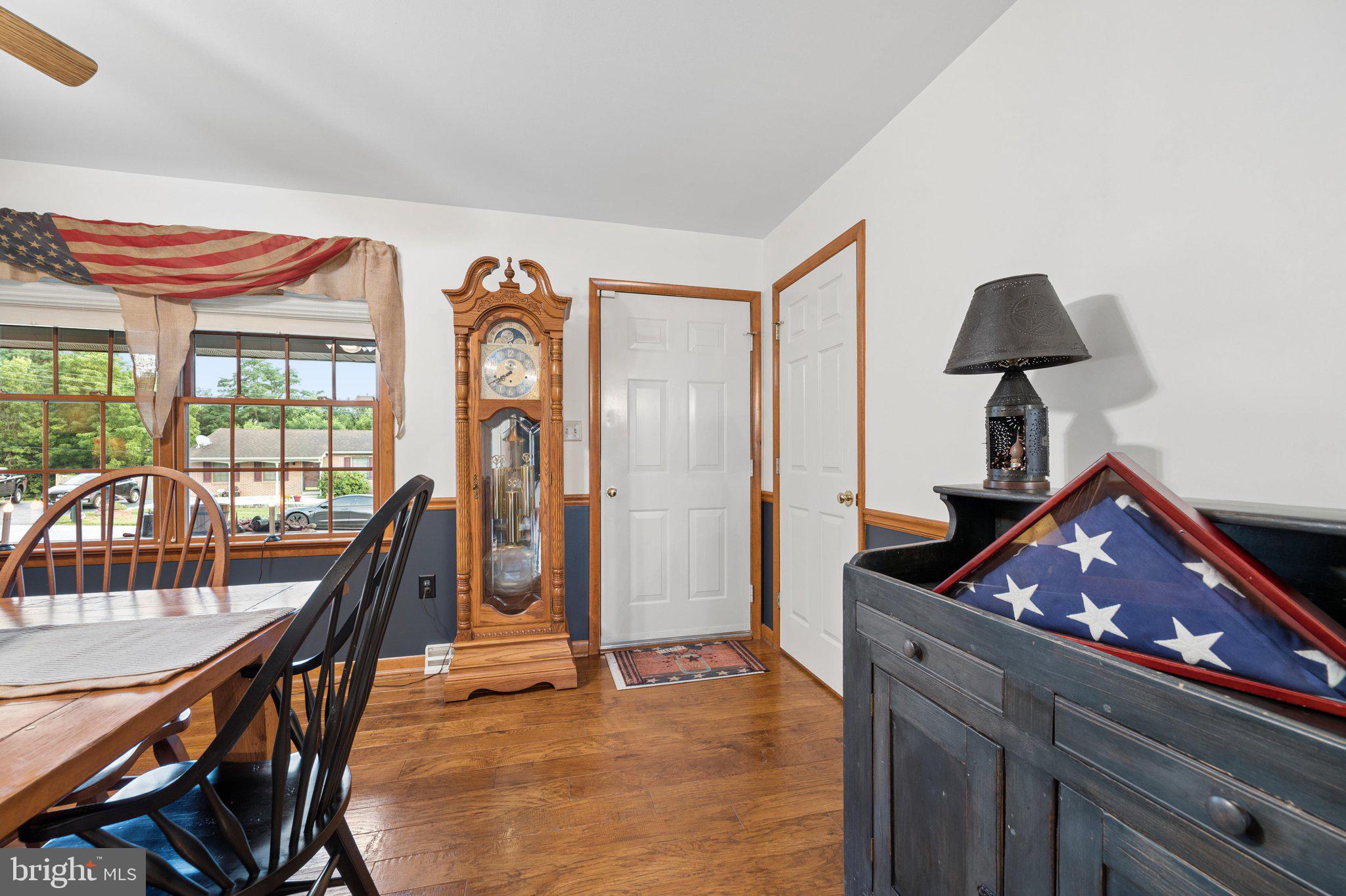 POTOMAC MANOR - Residential