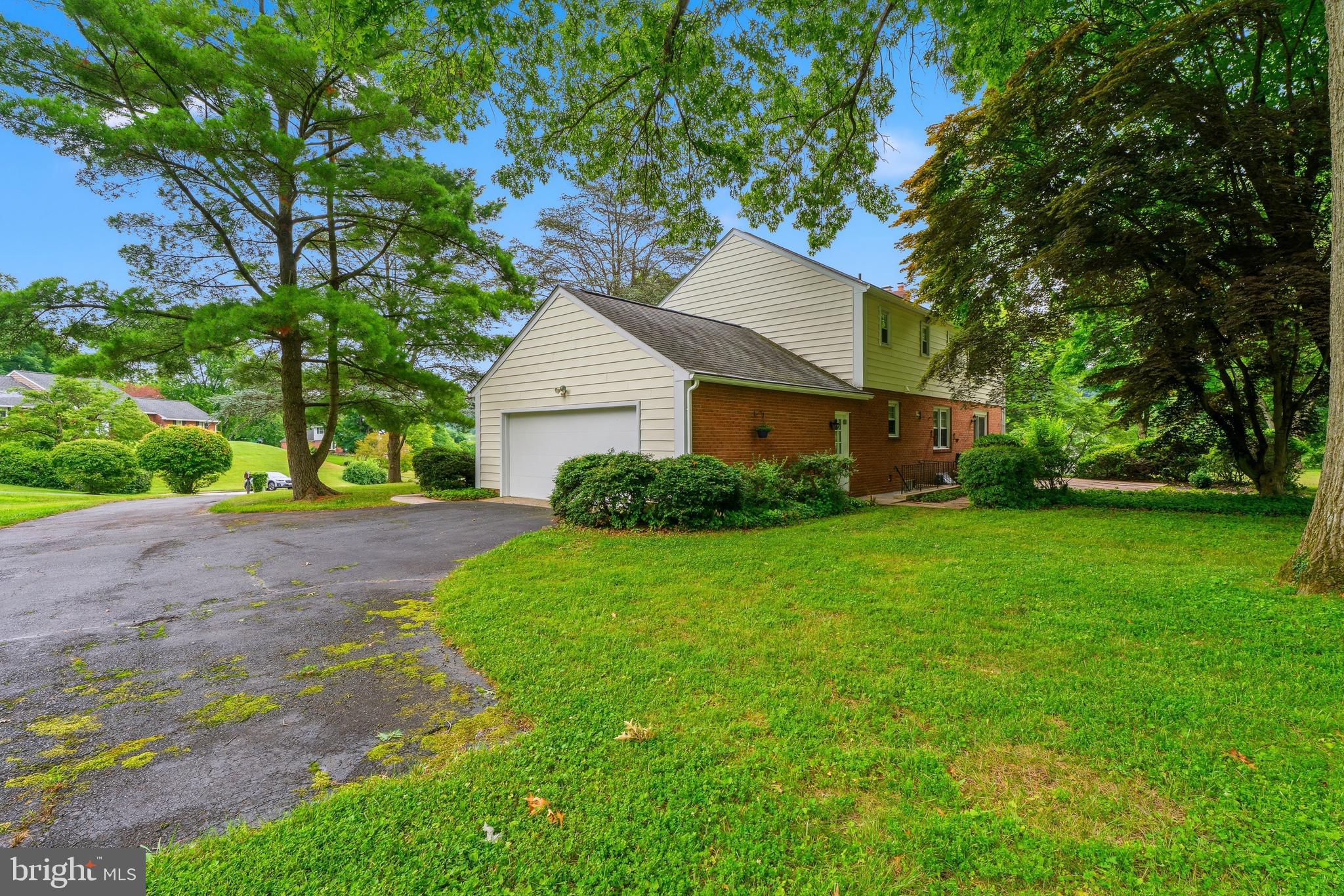 HUNT CLUB FARMS - Residential