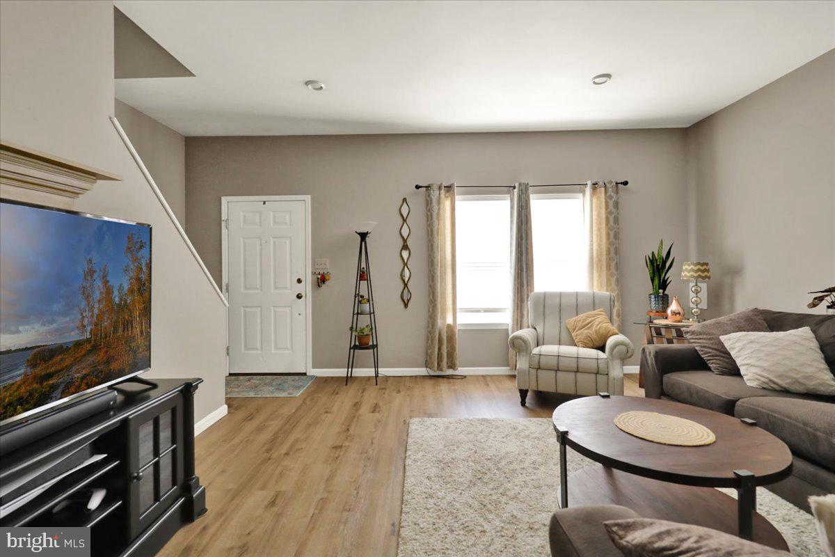 THOMAS GARDENS - Residential