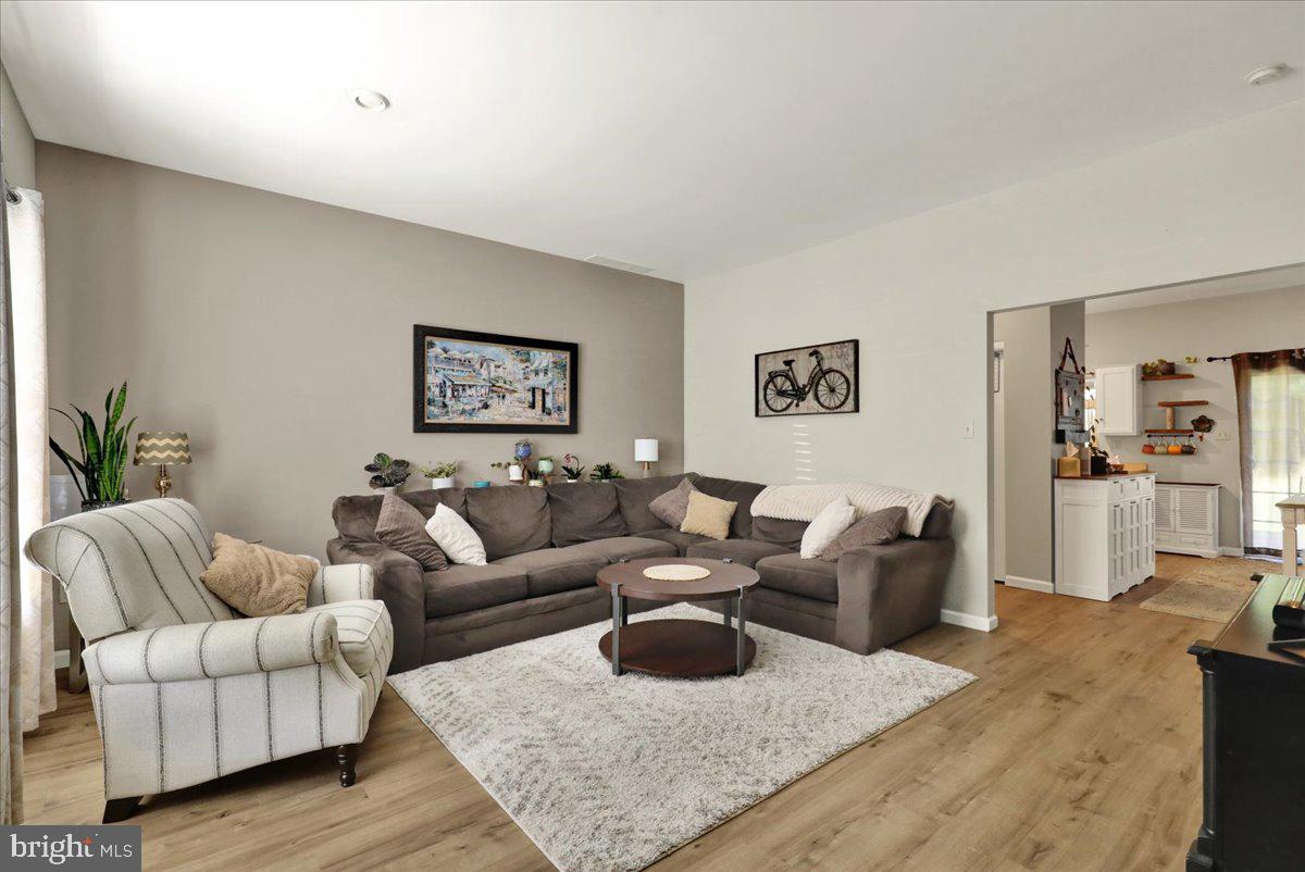 THOMAS GARDENS - Residential