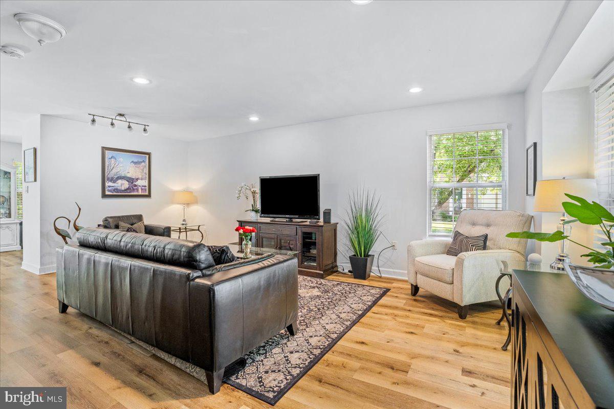 SPRING RIDGE - Residential
