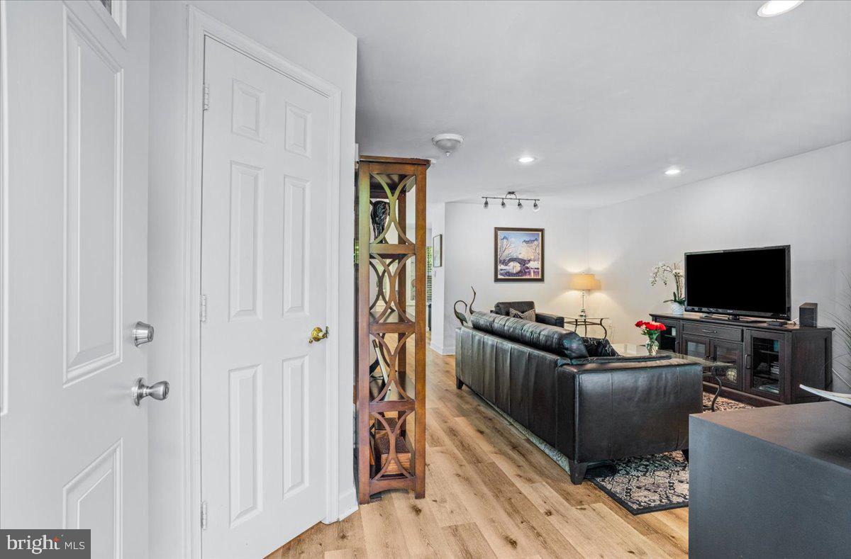 SPRING RIDGE - Residential
