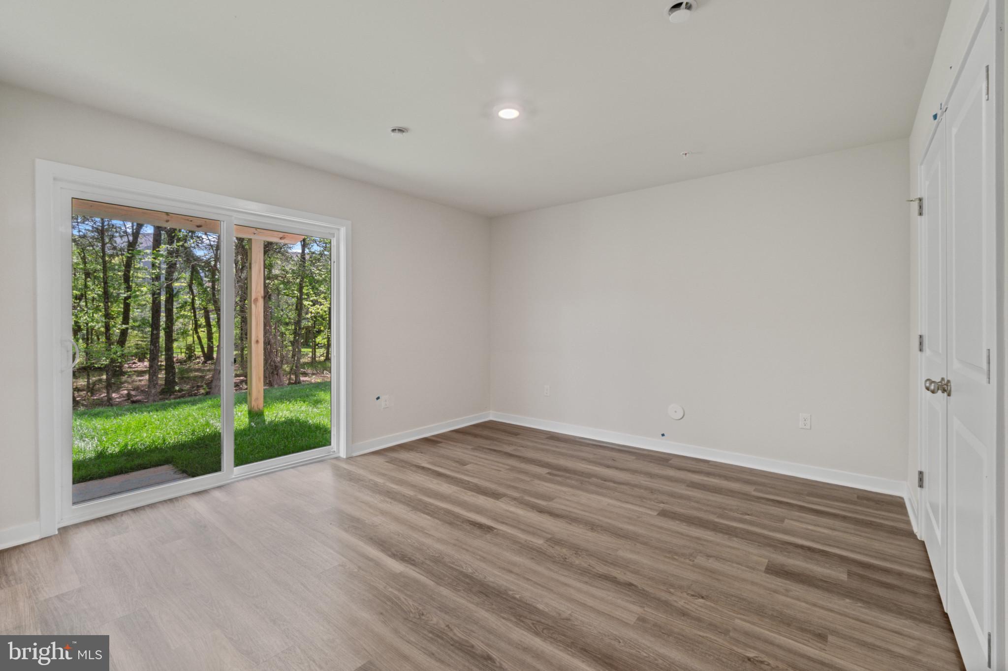 SPRING HILLS - Residential
