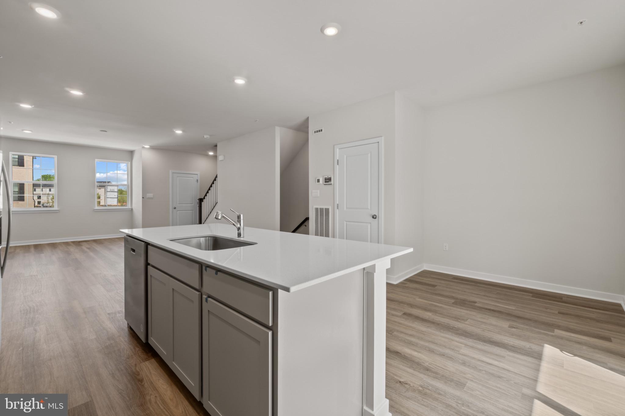 SPRING HILLS - Residential