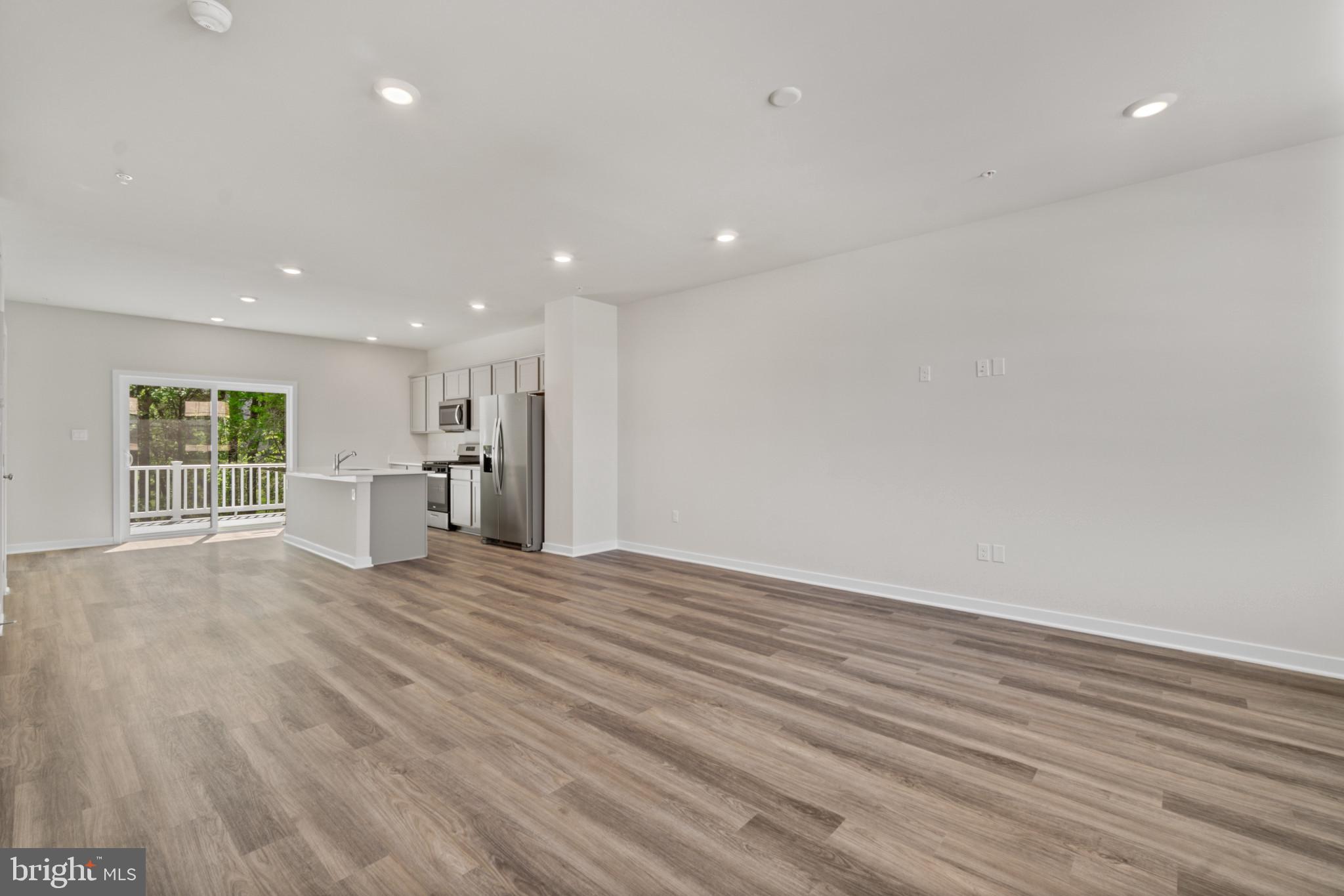 SPRING HILLS - Residential