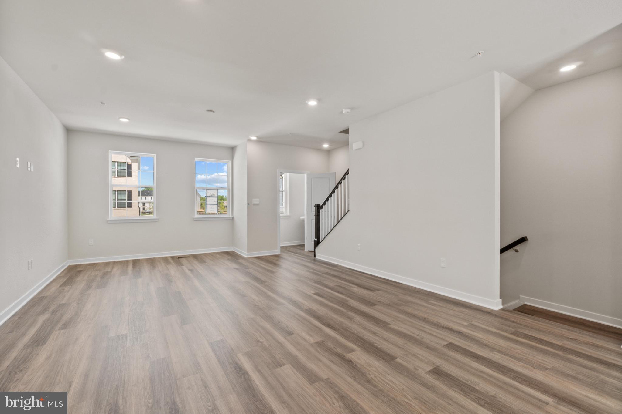 SPRING HILLS - Residential