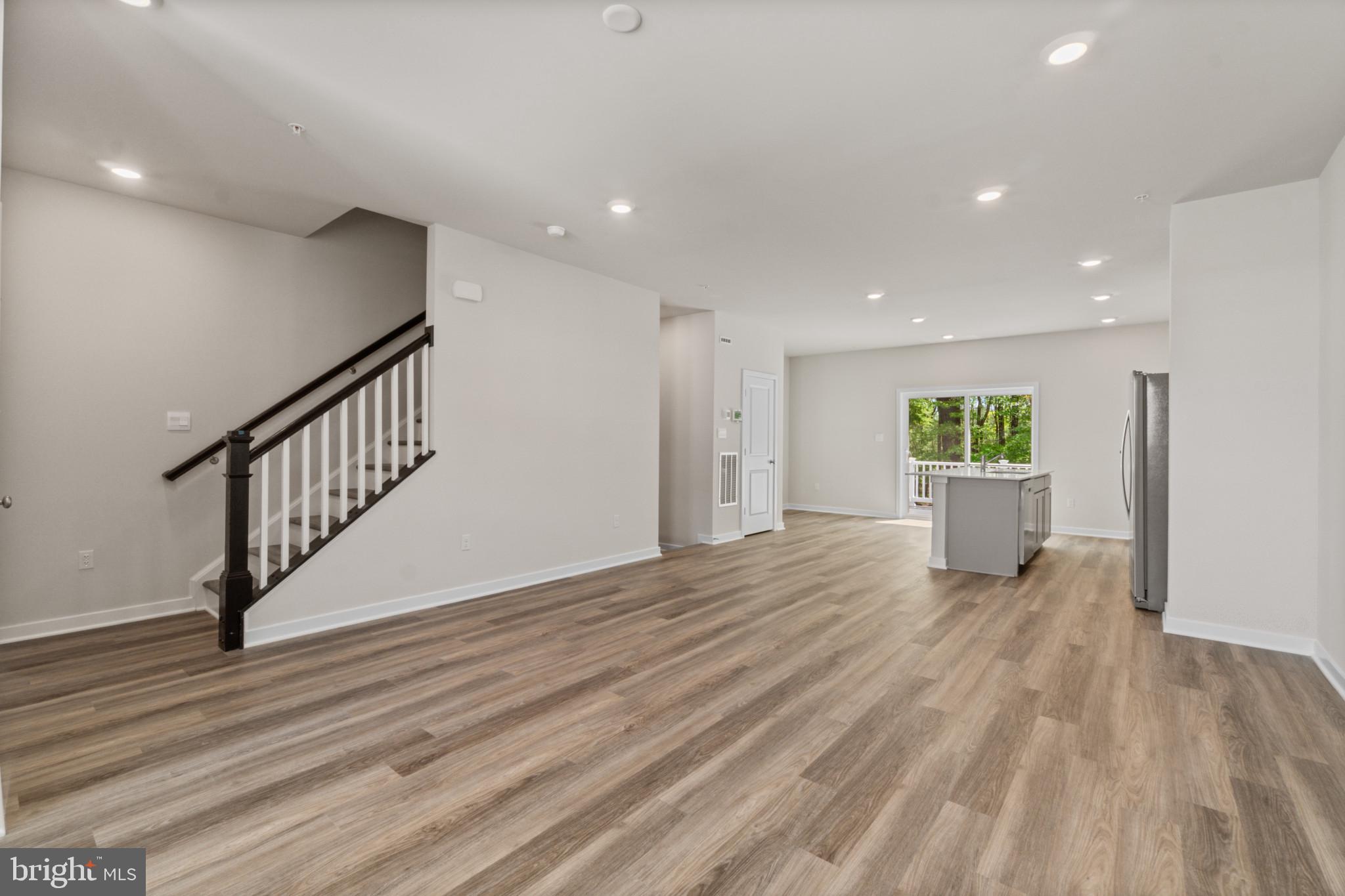 SPRING HILLS - Residential
