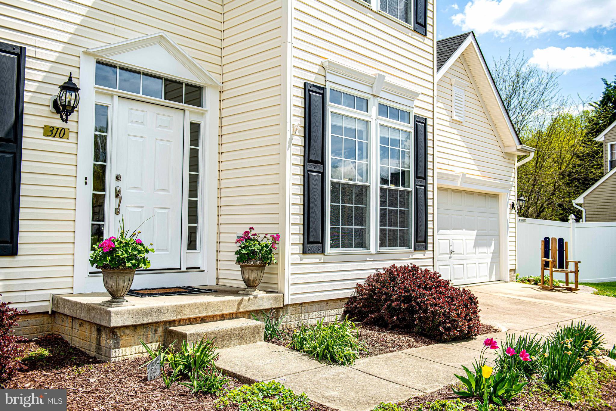 TUCHAHOE FARMS - Residential
