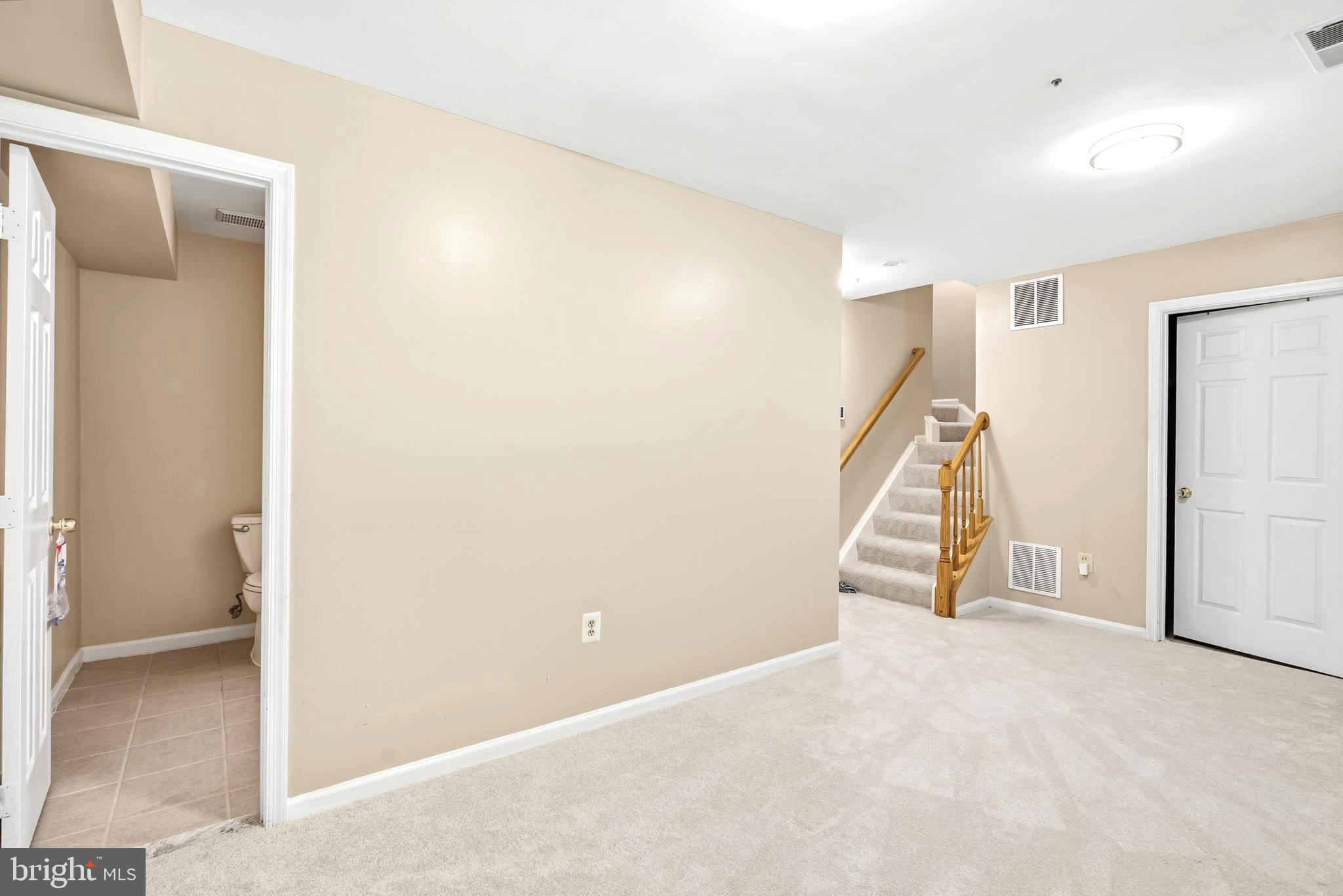 NORTHRIDGE - Residential
