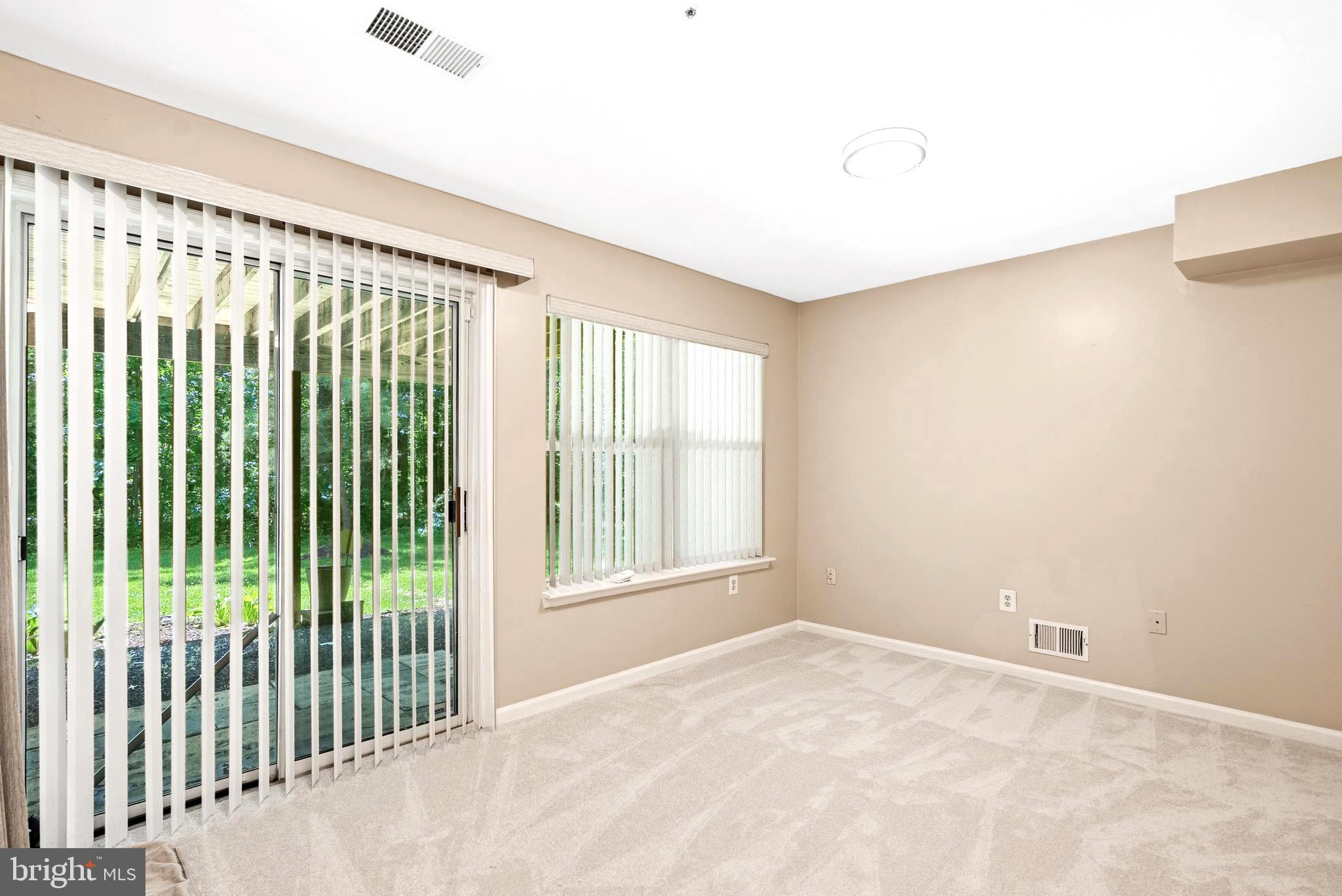 NORTHRIDGE - Residential