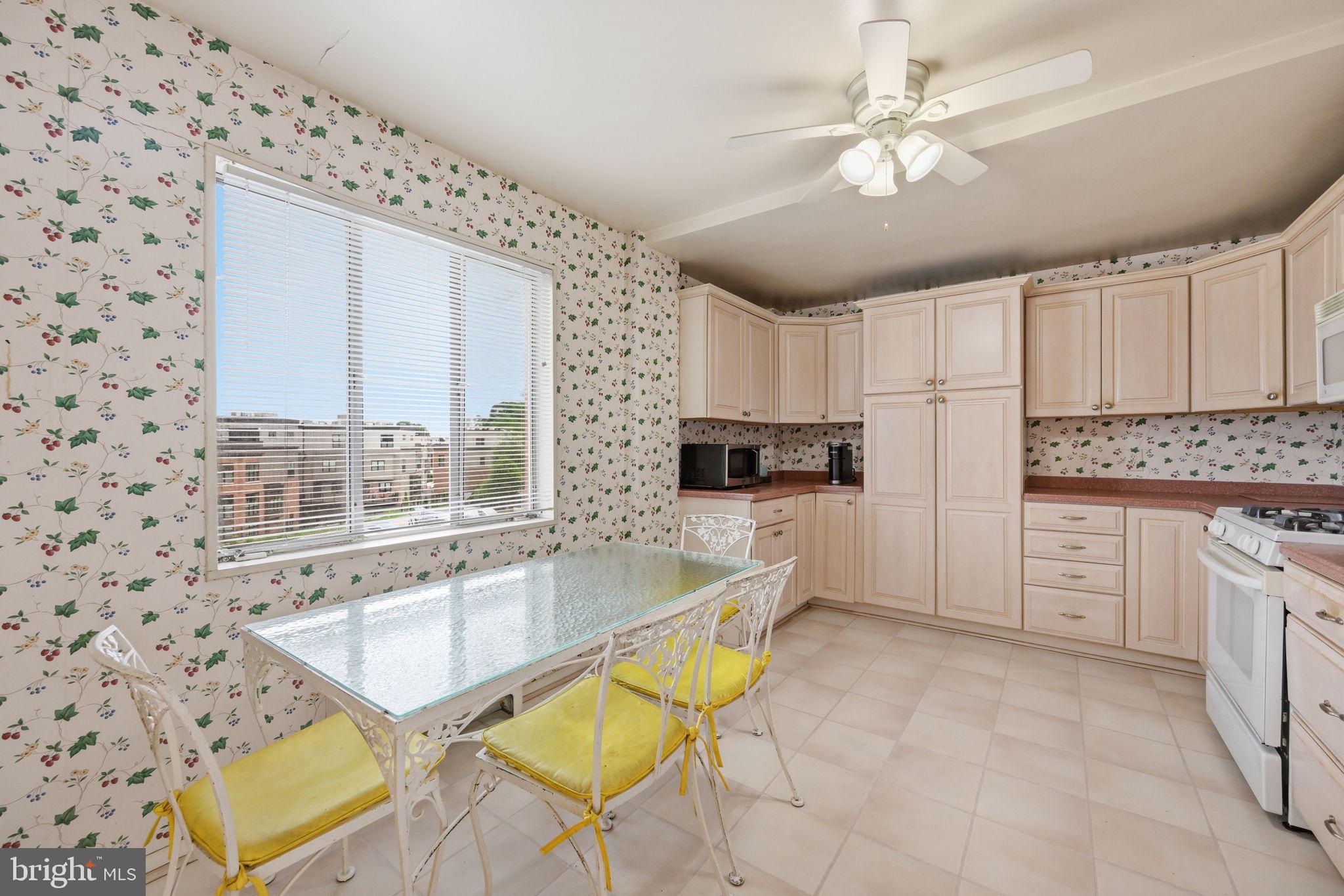 KENWOOD PLACE - Residential