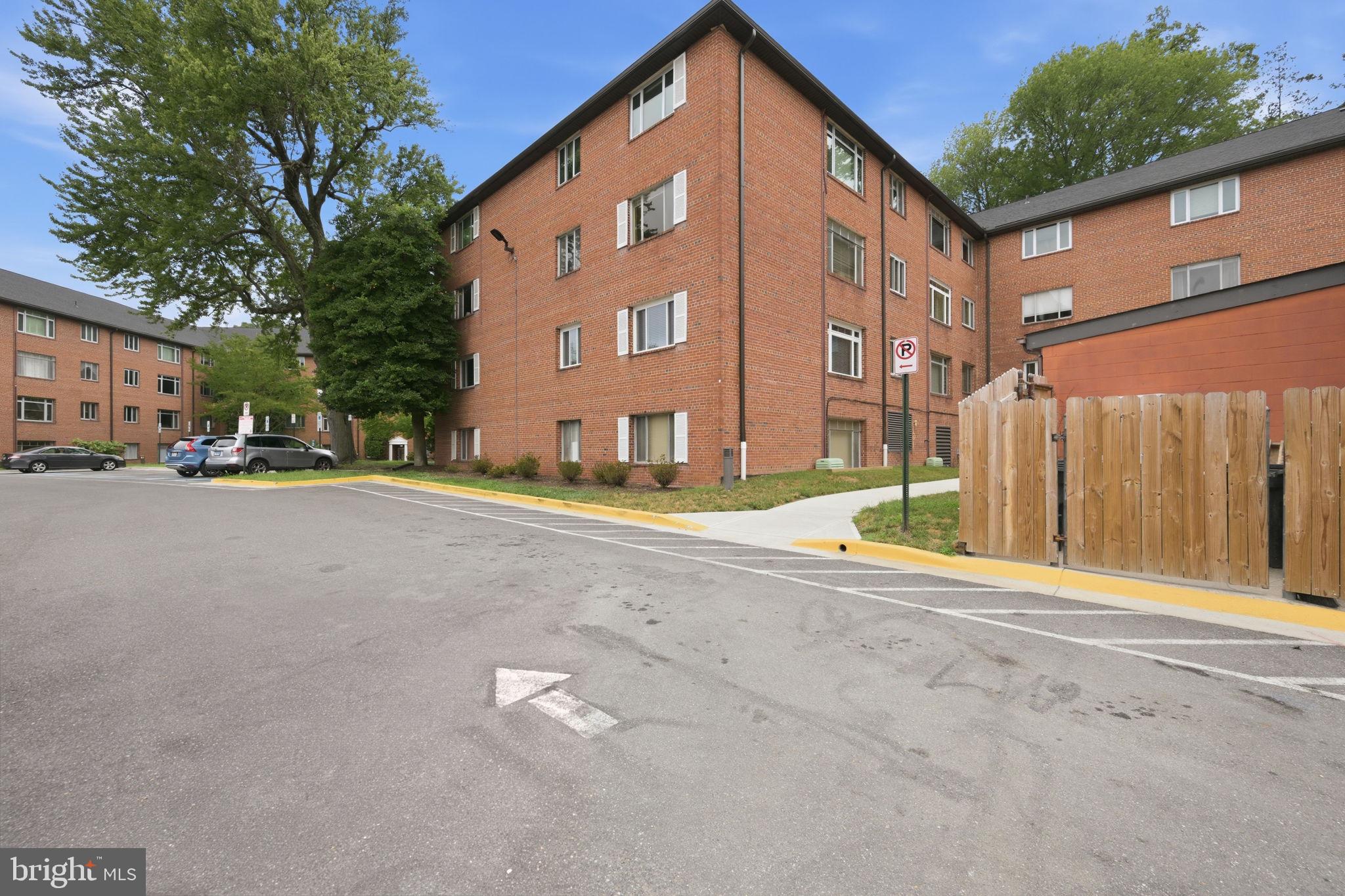 KENWOOD PLACE - Residential