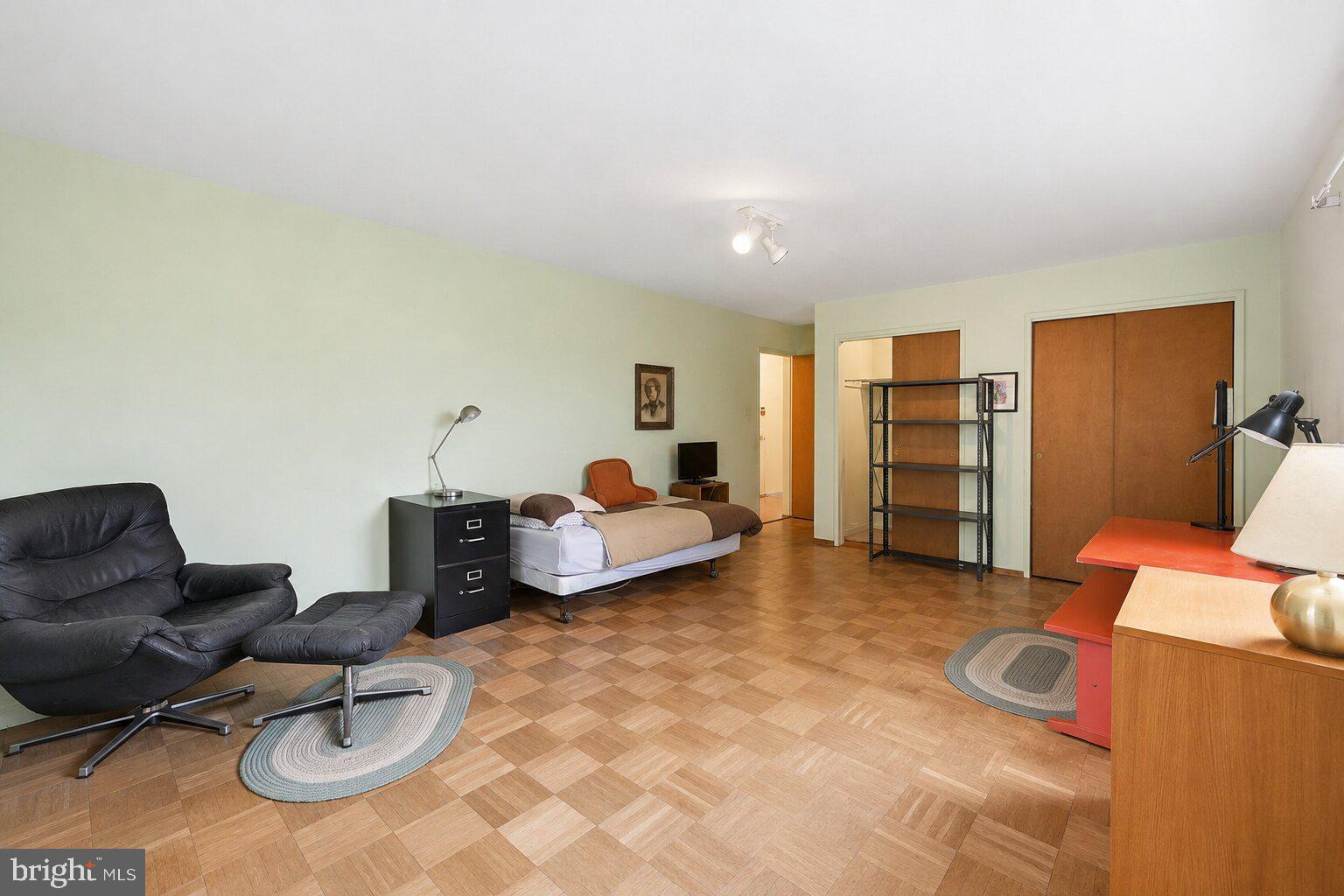 KENWOOD PLACE - Residential