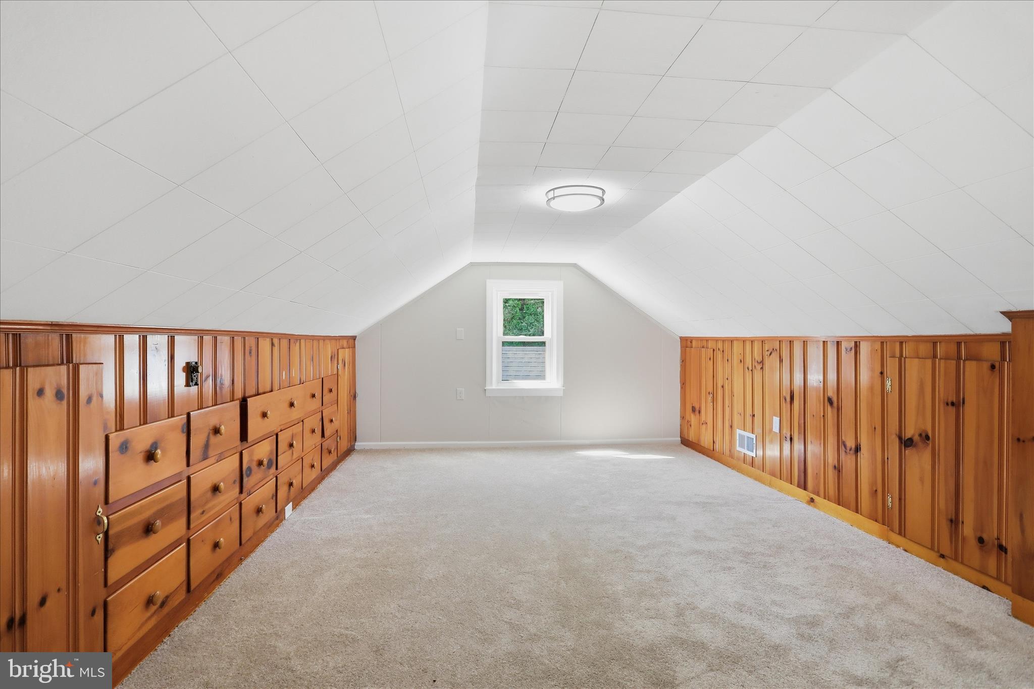 HALFWAY - Residential