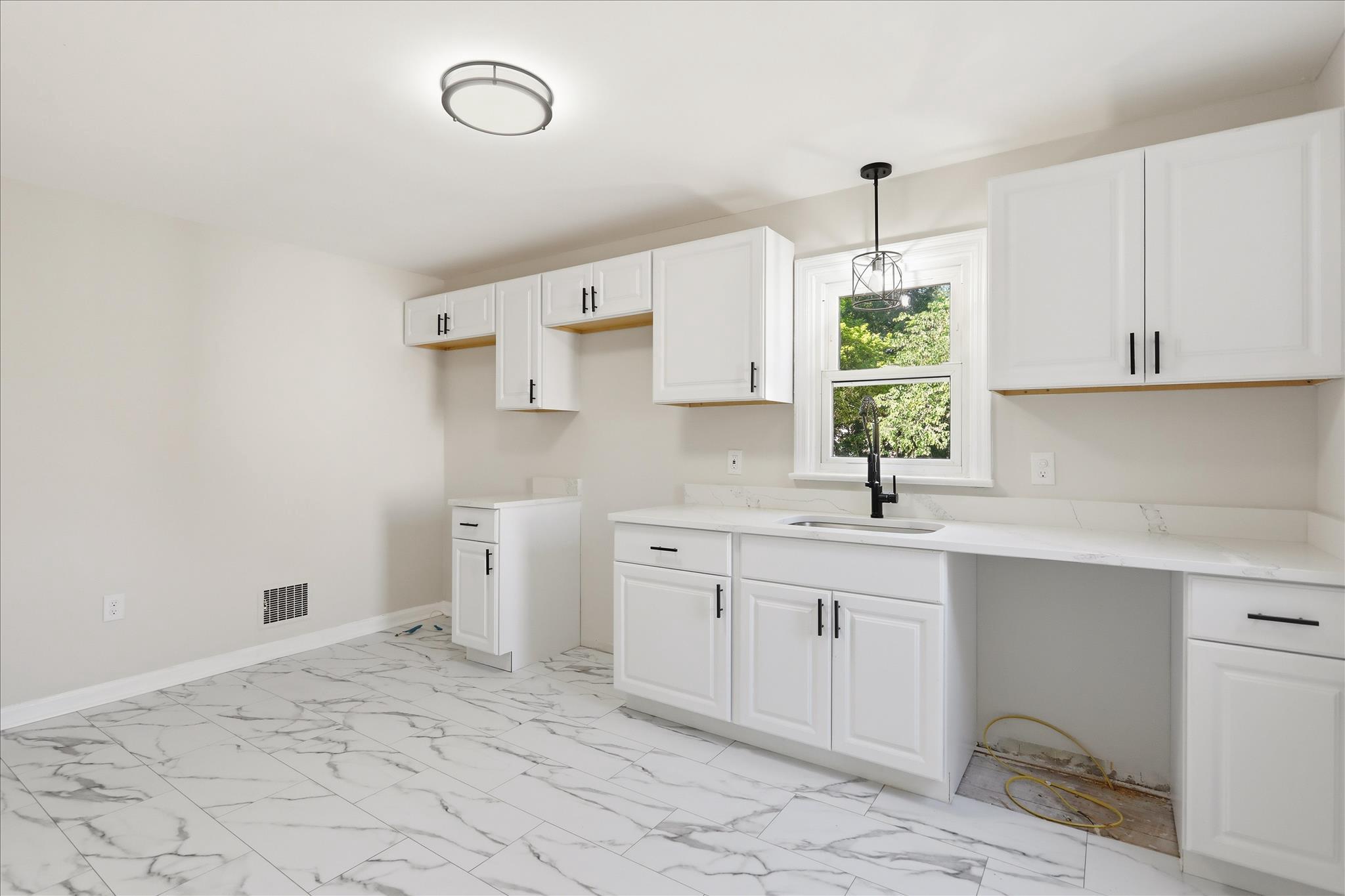 HALFWAY - Residential