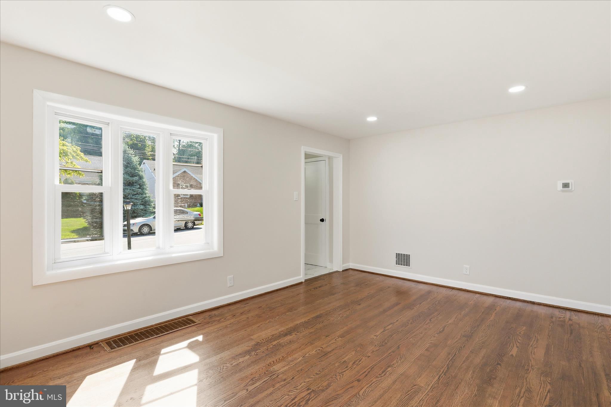 HALFWAY - Residential