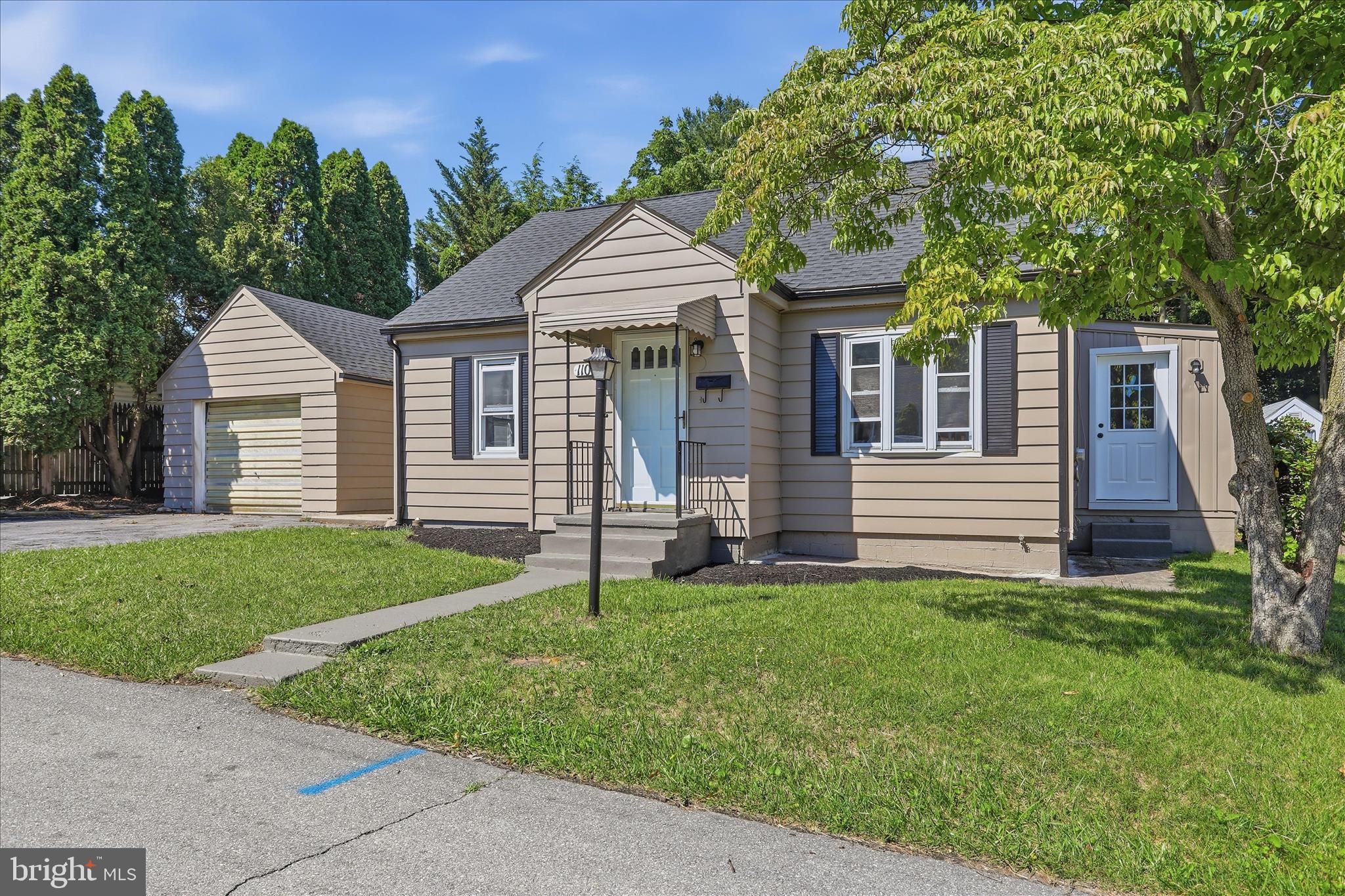 HALFWAY - Residential