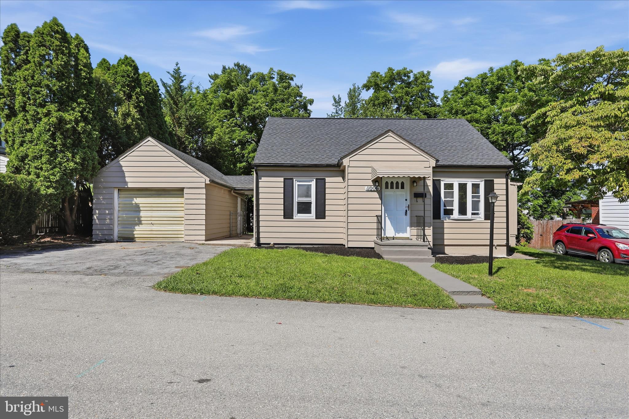 HALFWAY - Residential