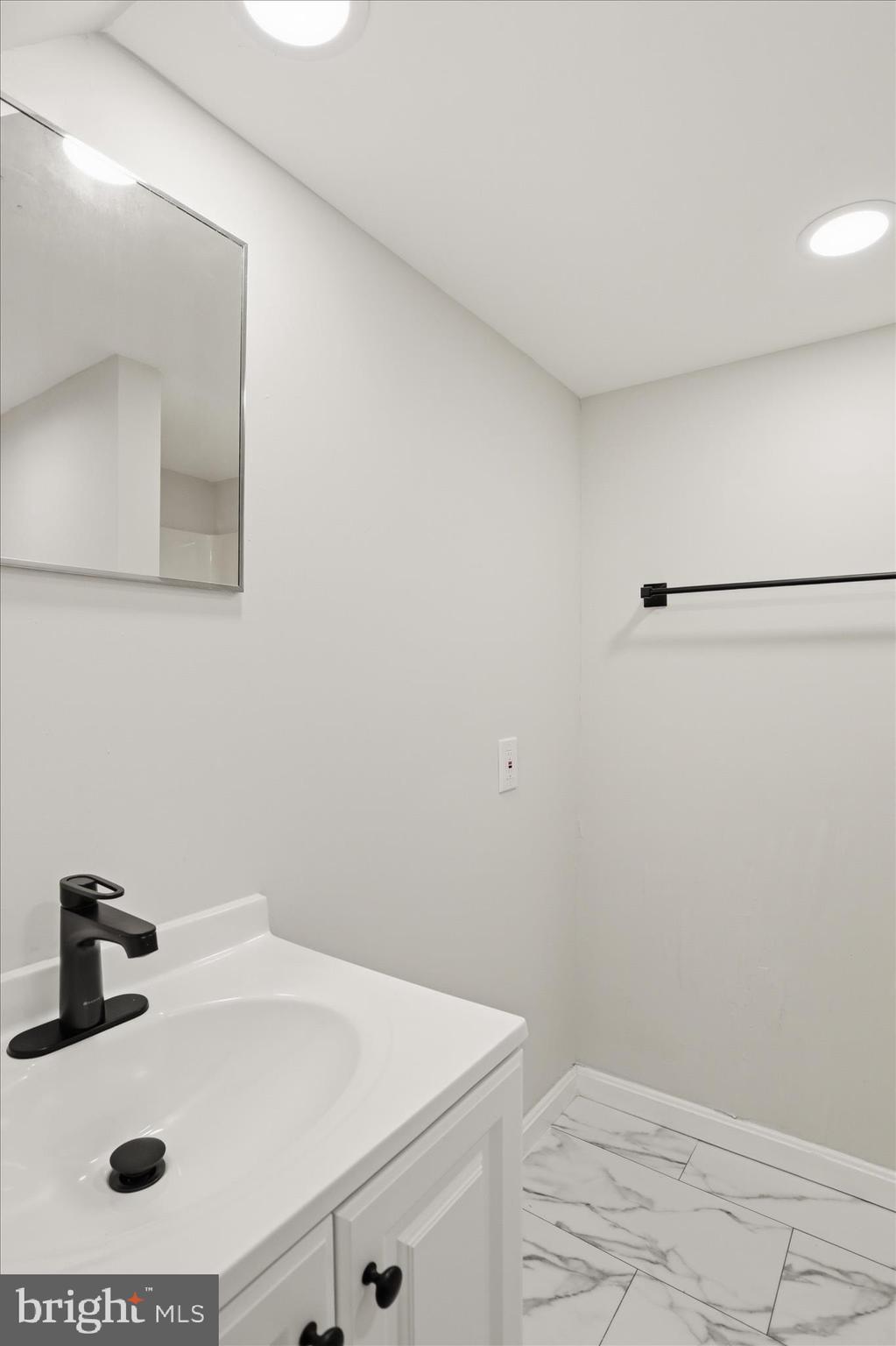 HALFWAY - Residential