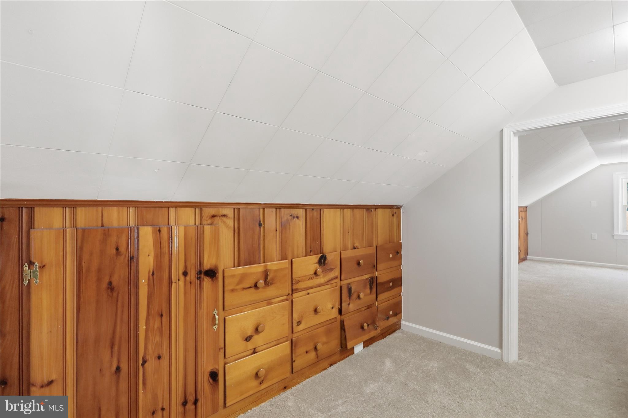 HALFWAY - Residential