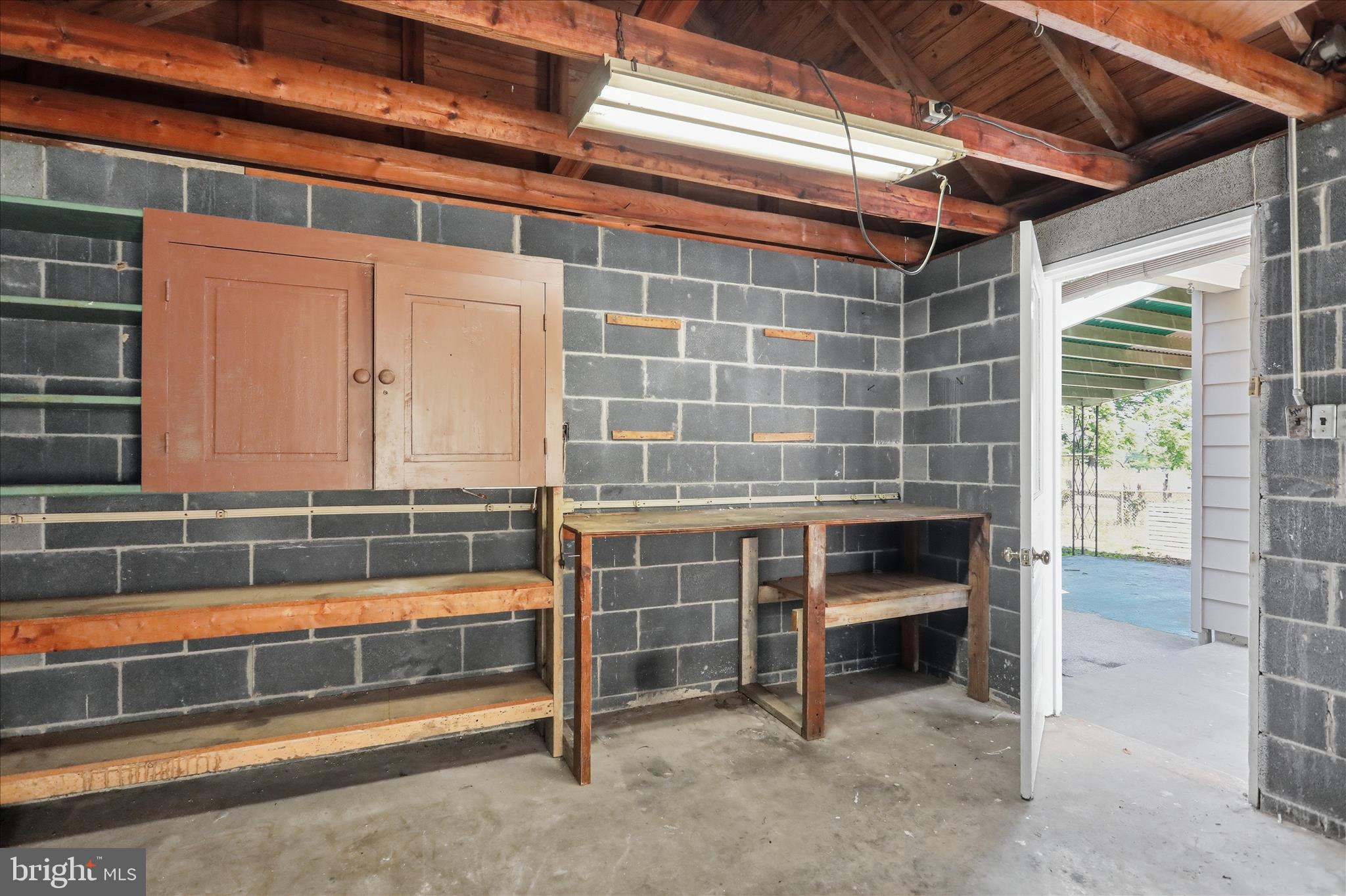 HALFWAY - Residential