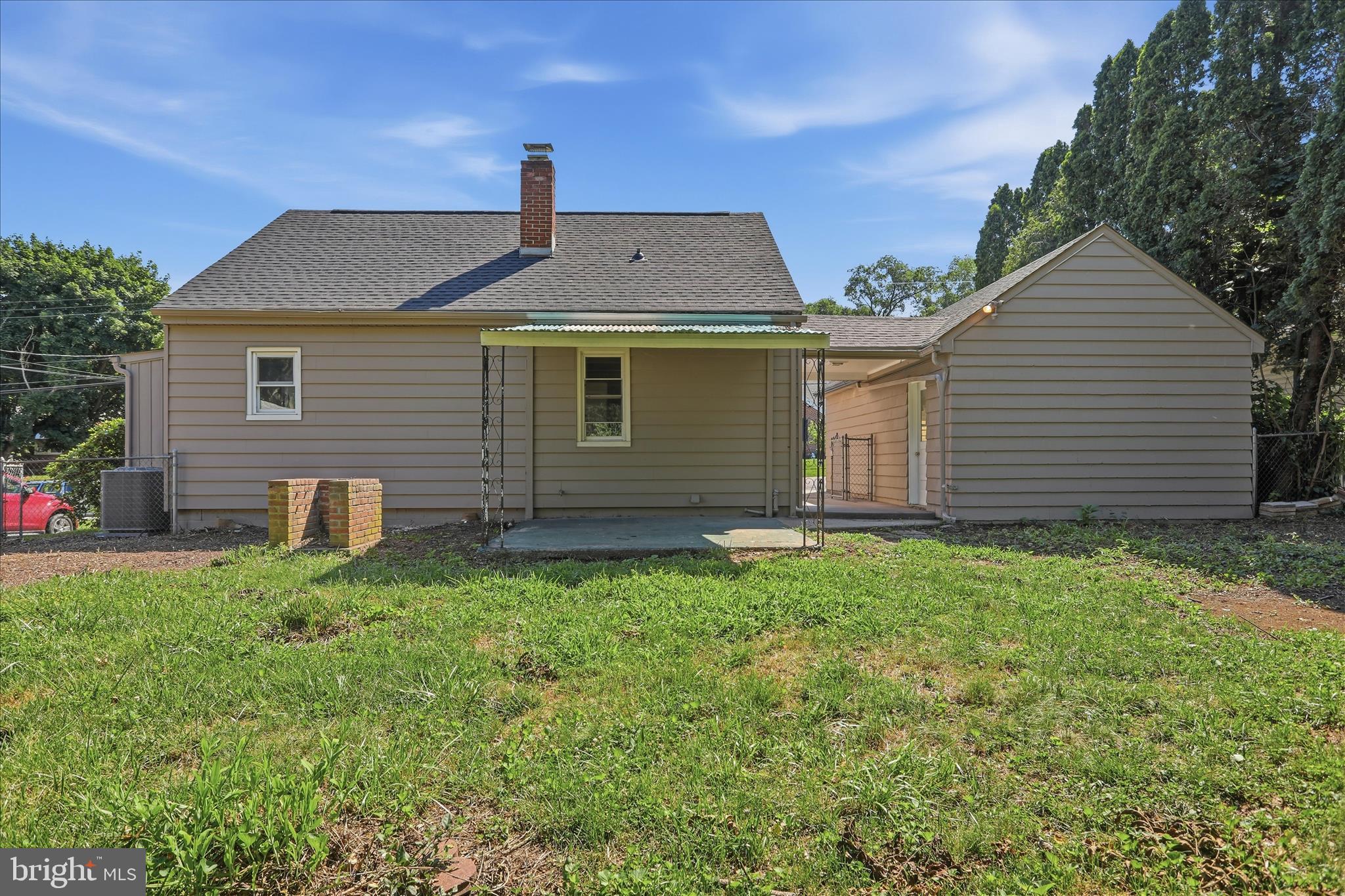 HALFWAY - Residential