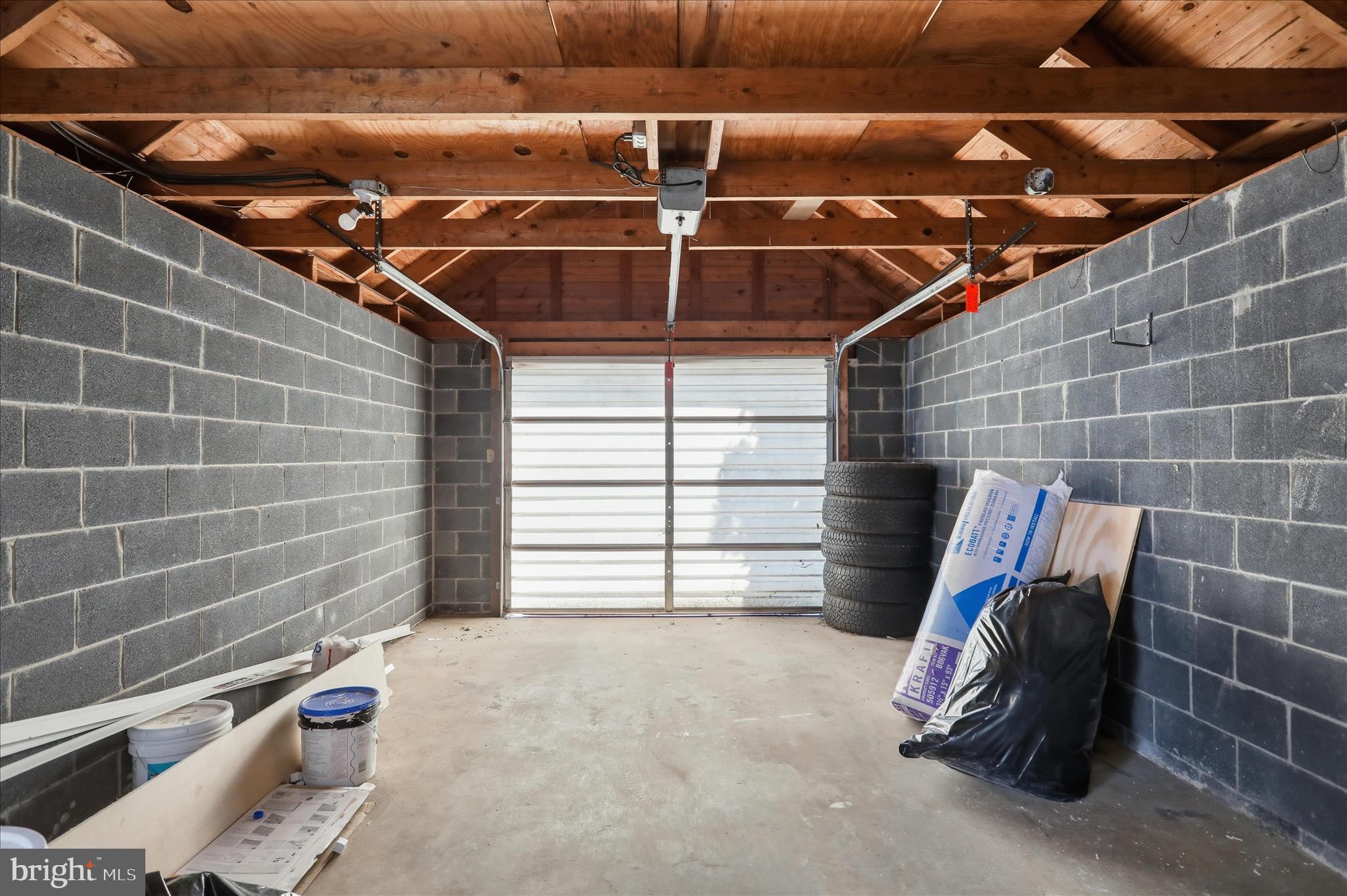 HALFWAY - Residential