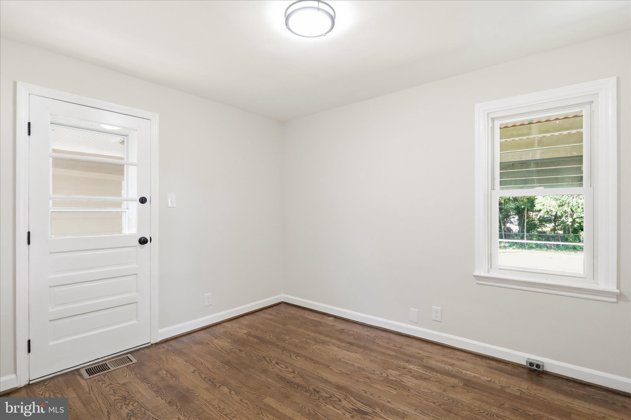 HALFWAY - Residential