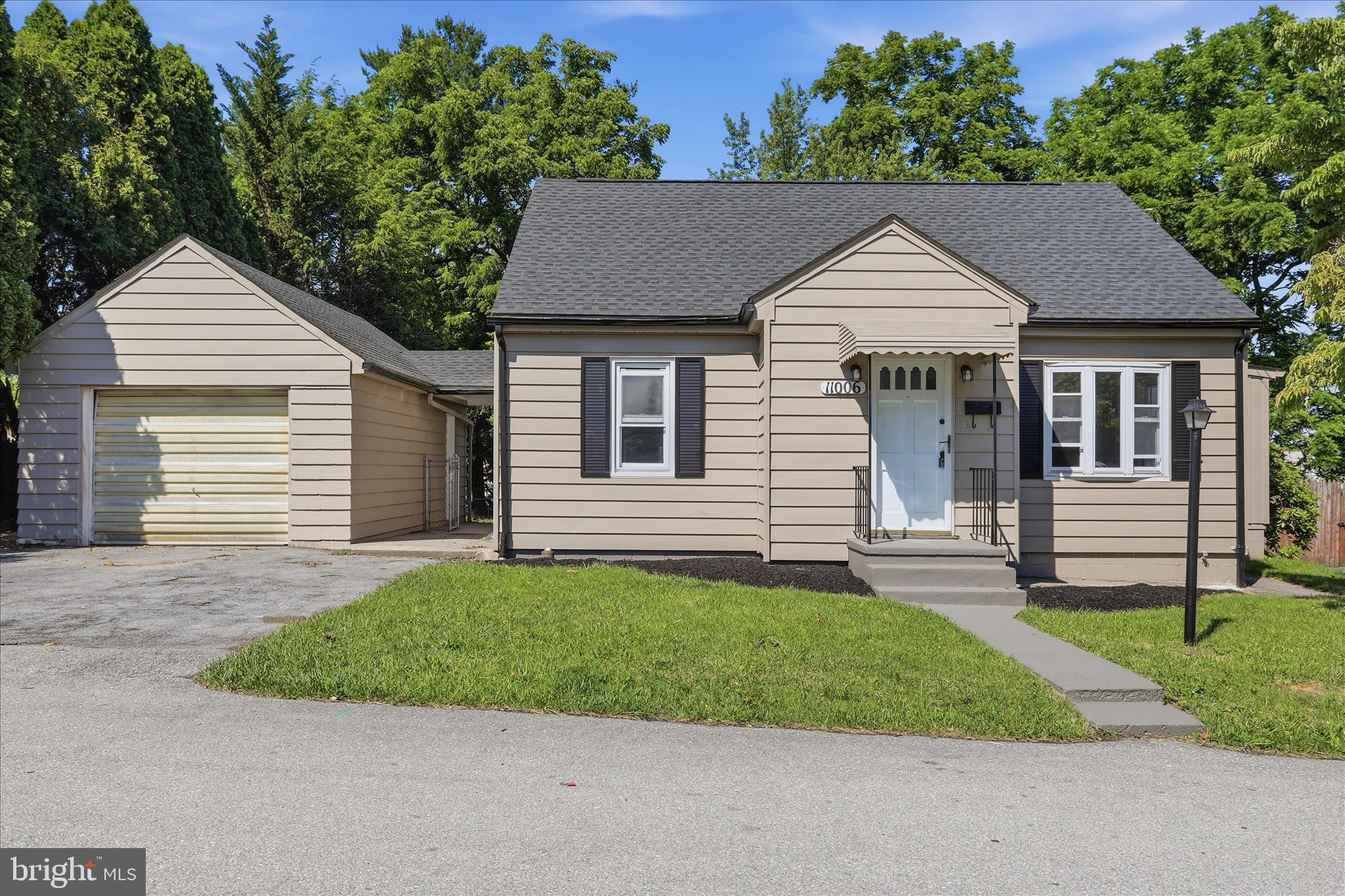 HALFWAY - Residential
