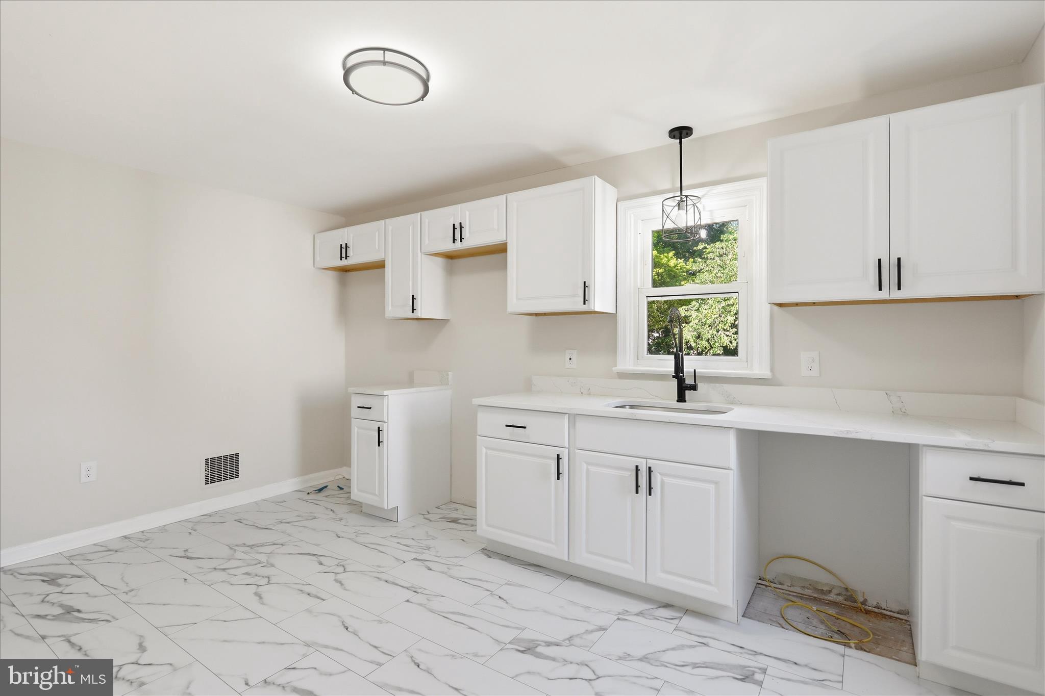 HALFWAY - Residential