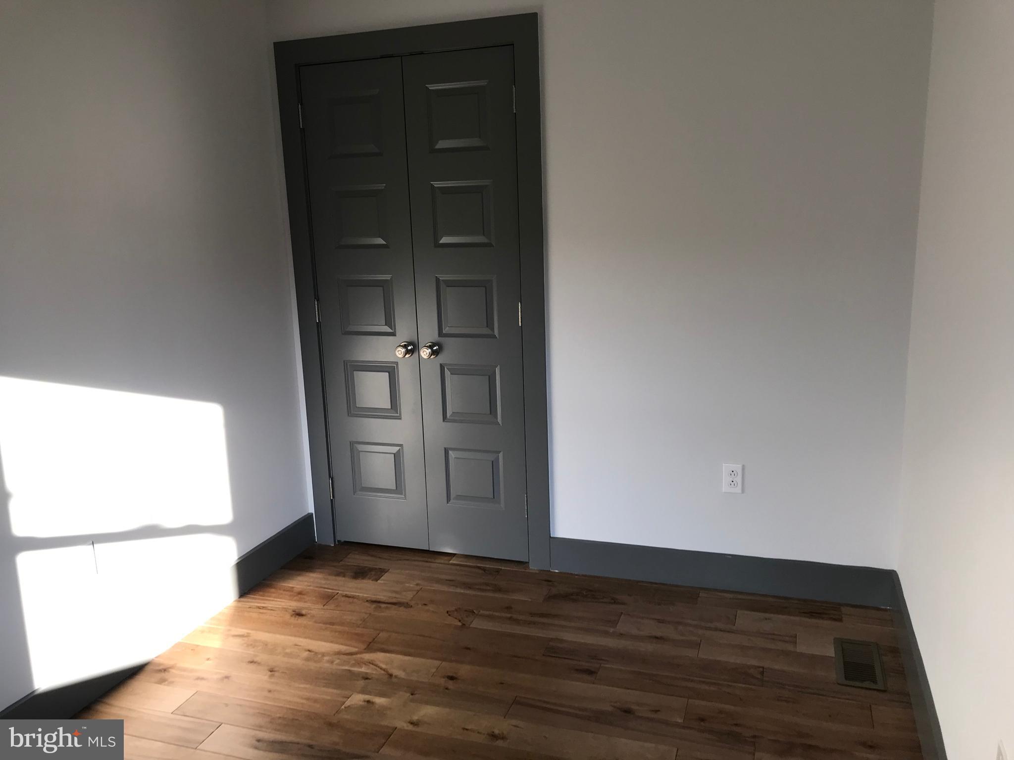 POINT BREEZE - Residential