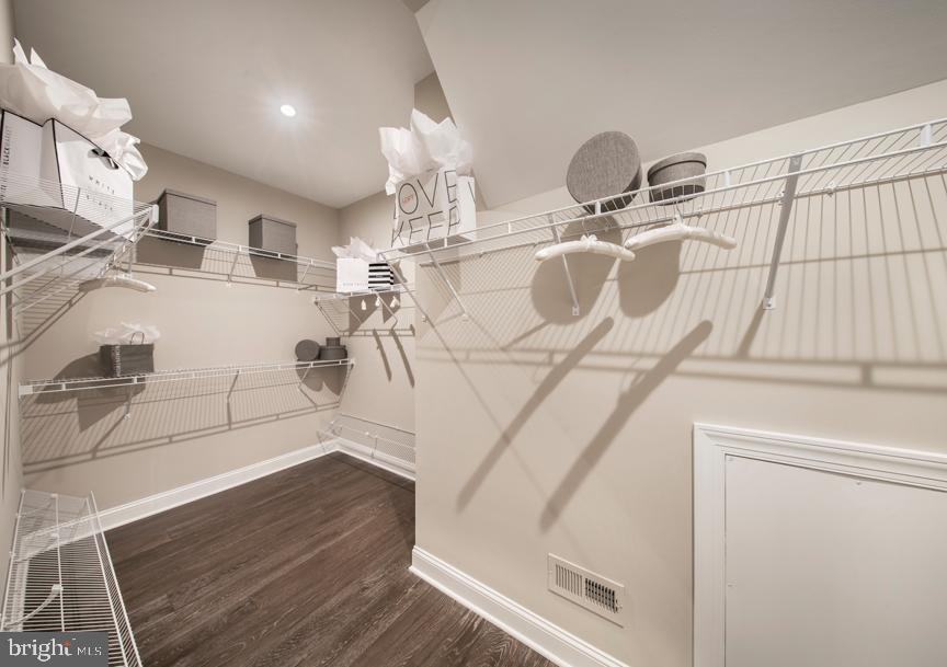 STRAWBERRY HILLS - Residential