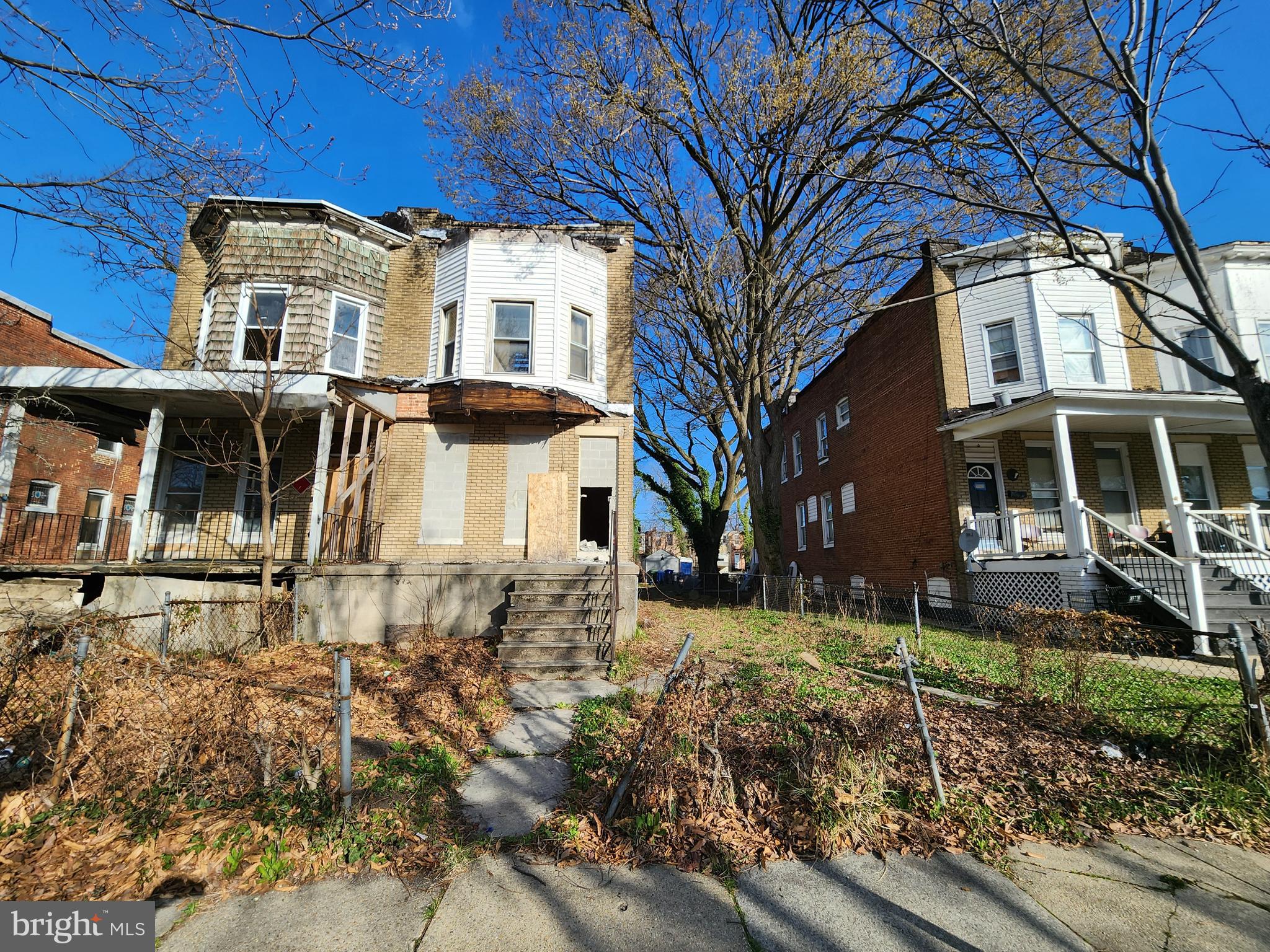 HOUSING AUTHORITY OF BALTIMORE CITY OFFICIAL ONLINE AUCTION: Bidding begins 7/6/2026 @ 10:00 AM. Bidding ends 7/8/2026 @ 11:00 AM. List Price is Suggested Opening Bid. Deposit: $5,000. 2 Story Townhouse located in the Central Park Heights area of Baltimore City. Residents can enjoy the nearby attractions such as the Pimlico Race Course. Easy Access to Major Traffic Artery Park Heights Ave.