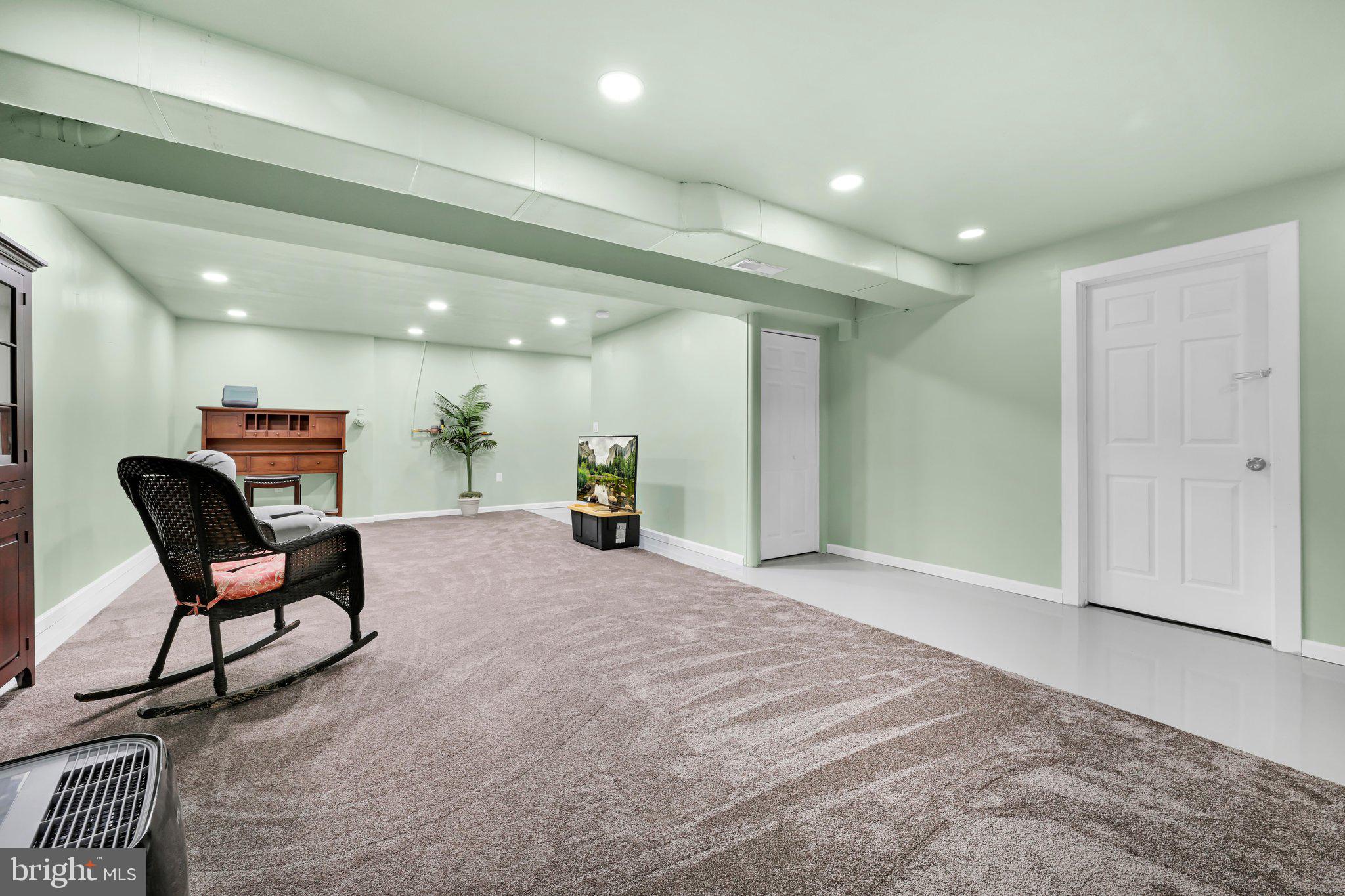CREEKSIDE - Residential