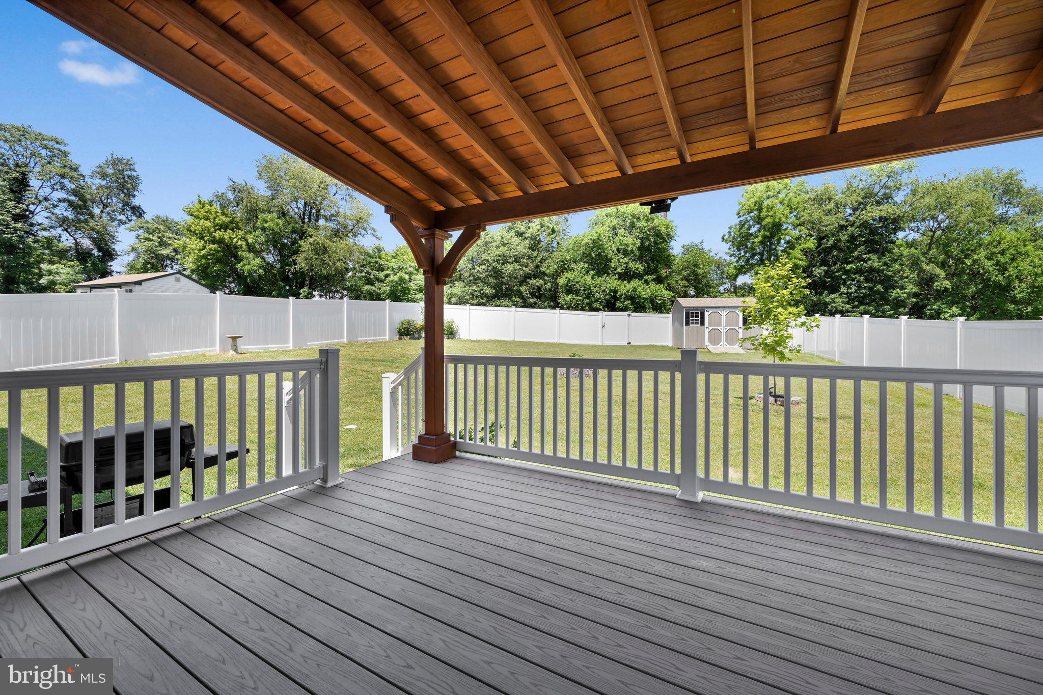 CREEKSIDE - Residential