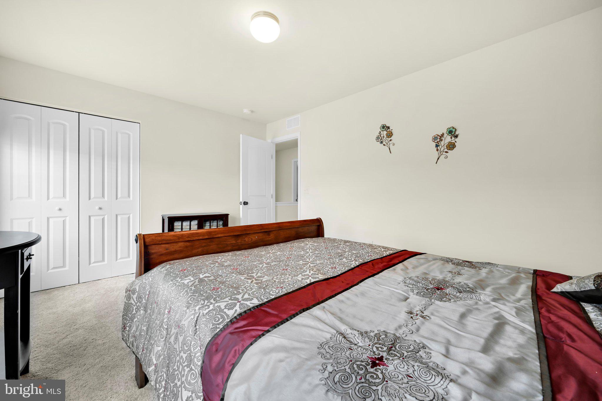 CREEKSIDE - Residential