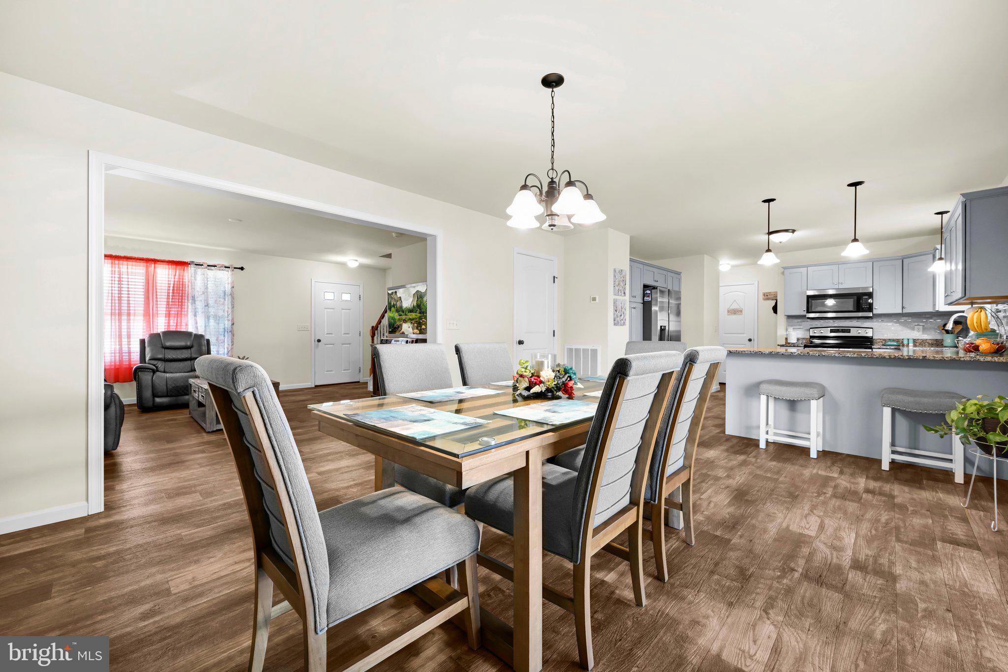 CREEKSIDE - Residential