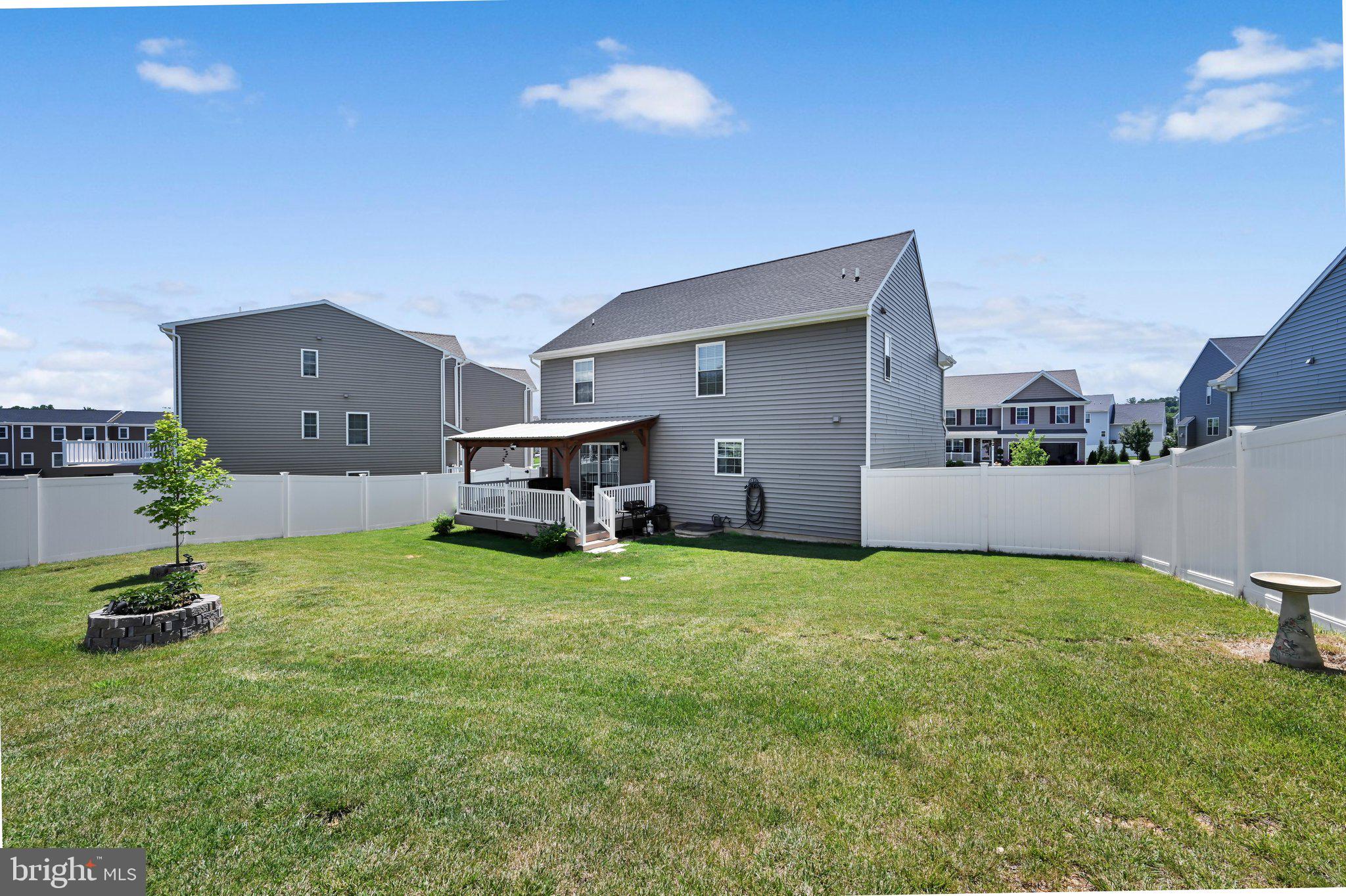 CREEKSIDE - Residential