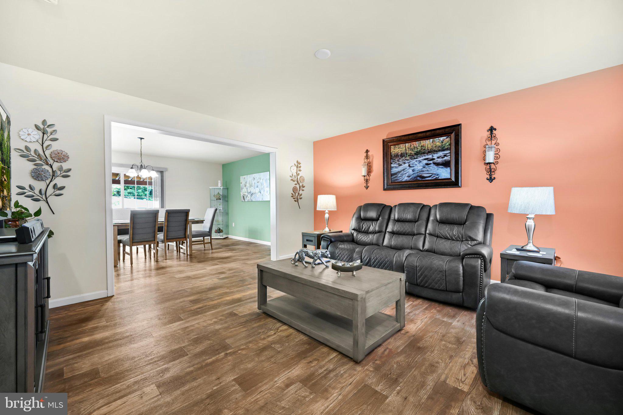 CREEKSIDE - Residential