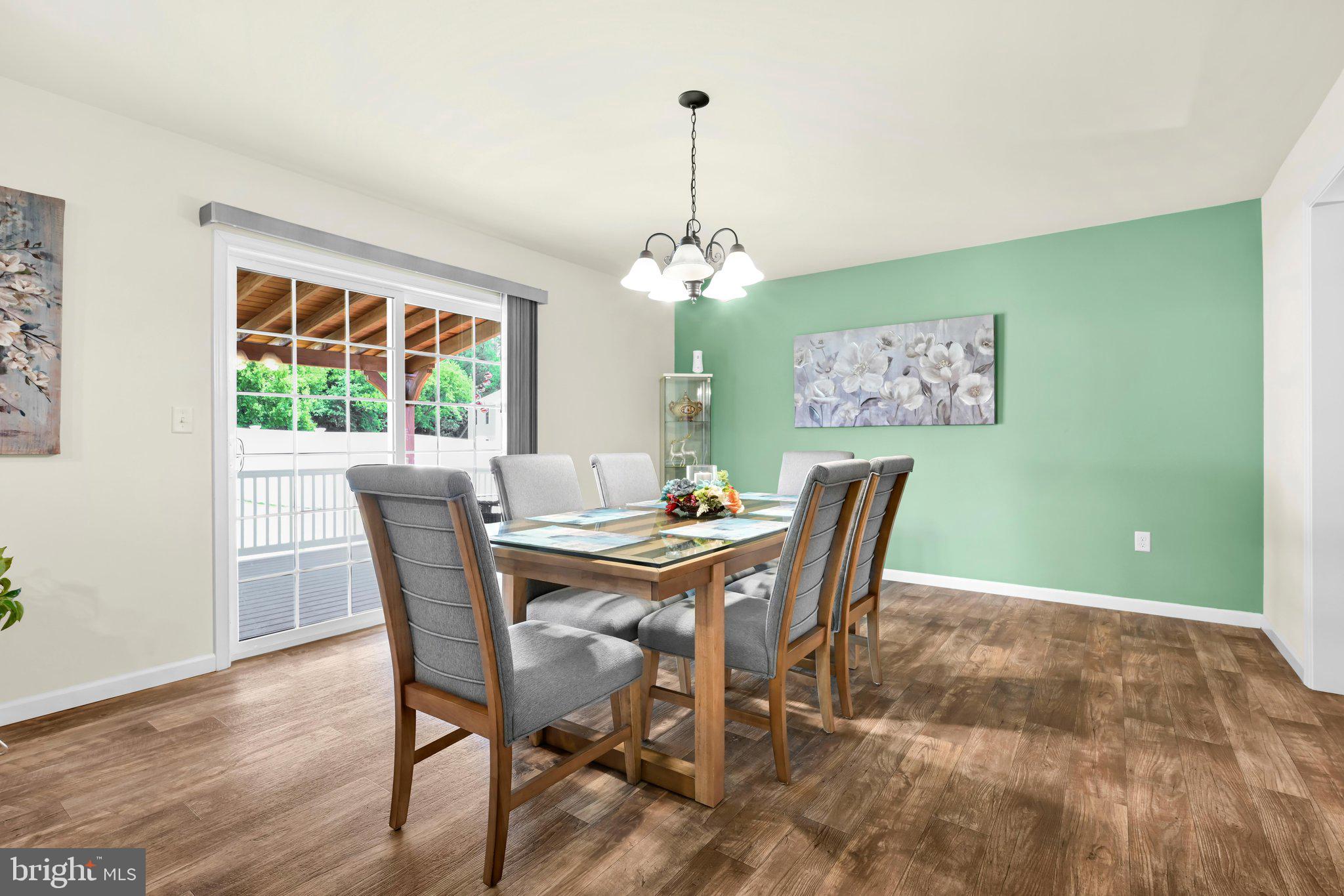 CREEKSIDE - Residential