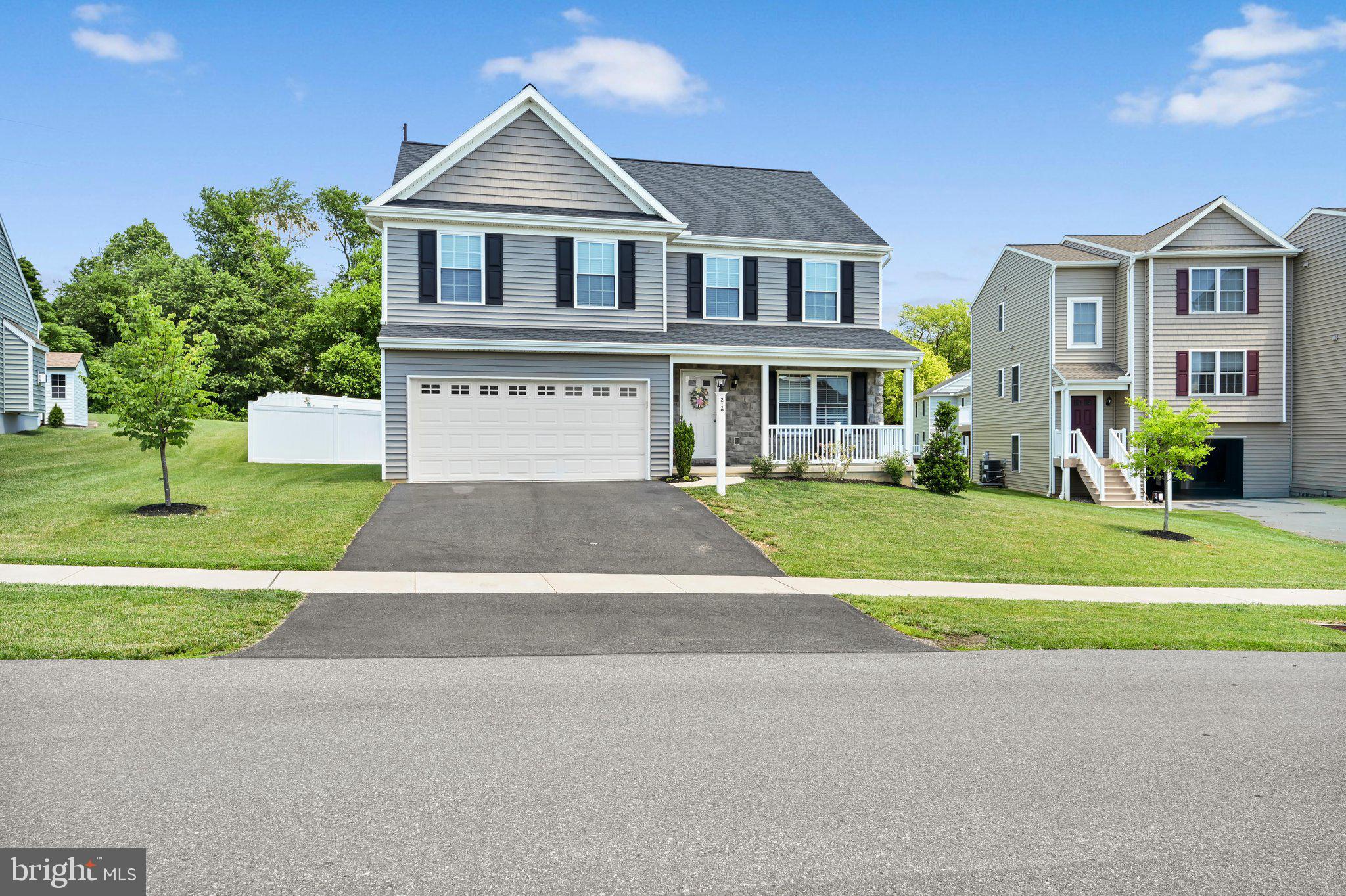 CREEKSIDE - Residential