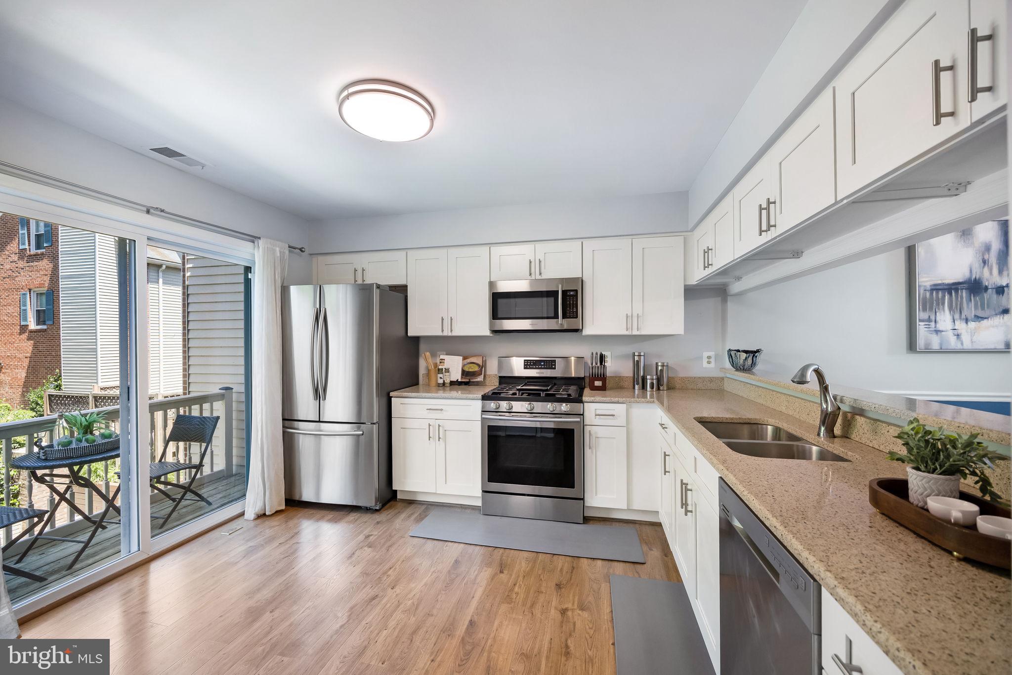 YACHT CLUB AT SEQUOIA VILLAGE - Residential