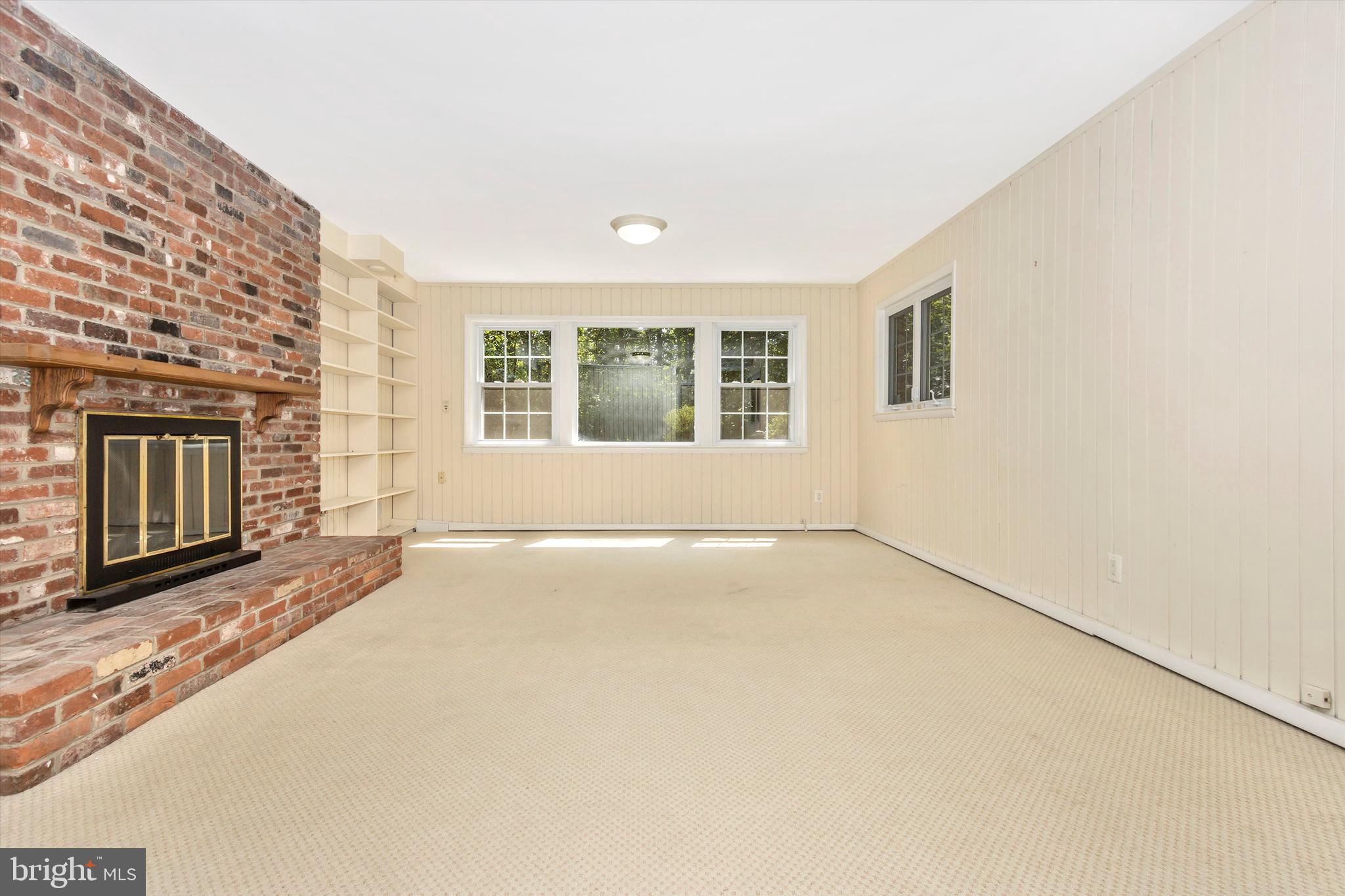 DARNESTOWN OUTSIDE - Residential