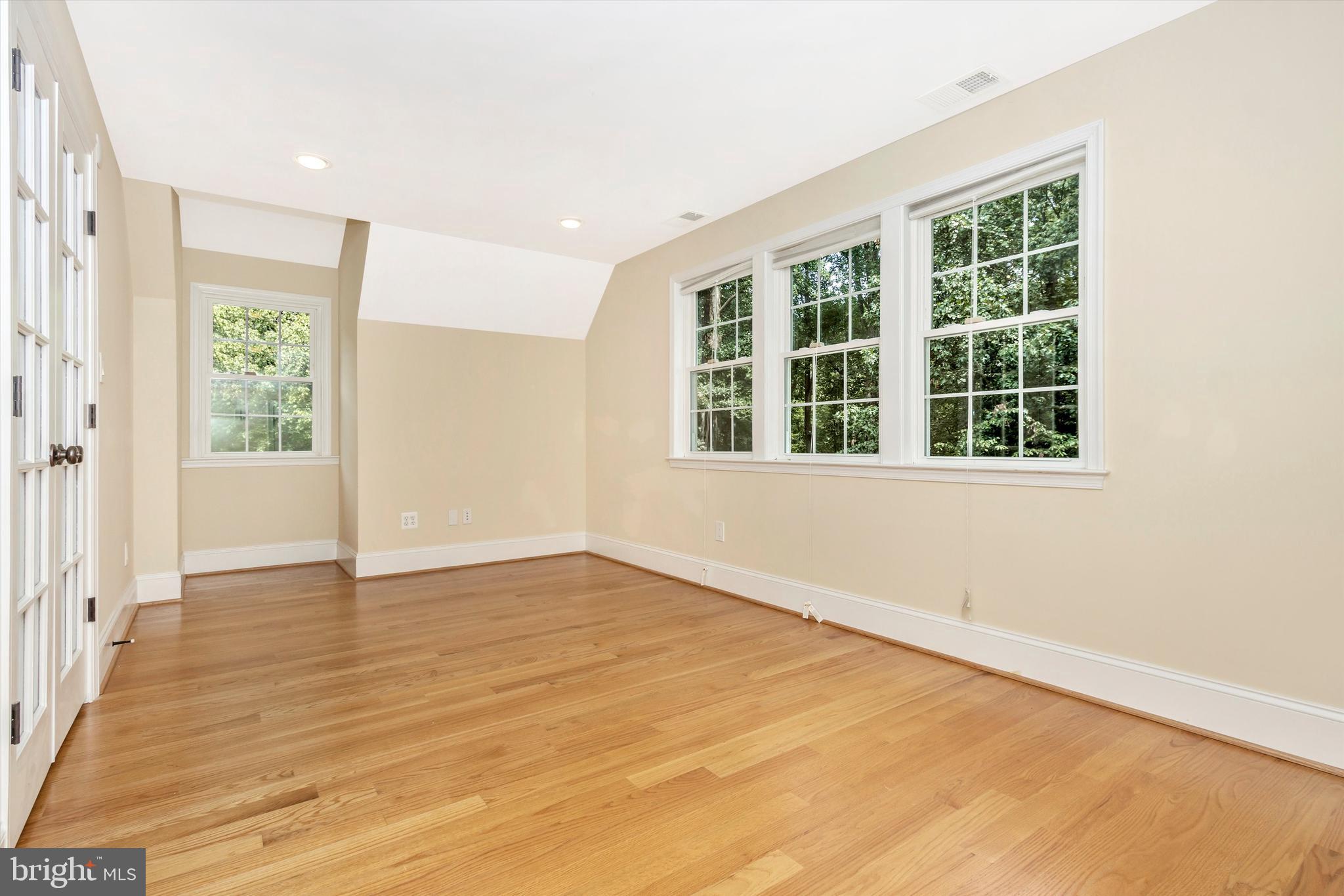 DARNESTOWN OUTSIDE - Residential