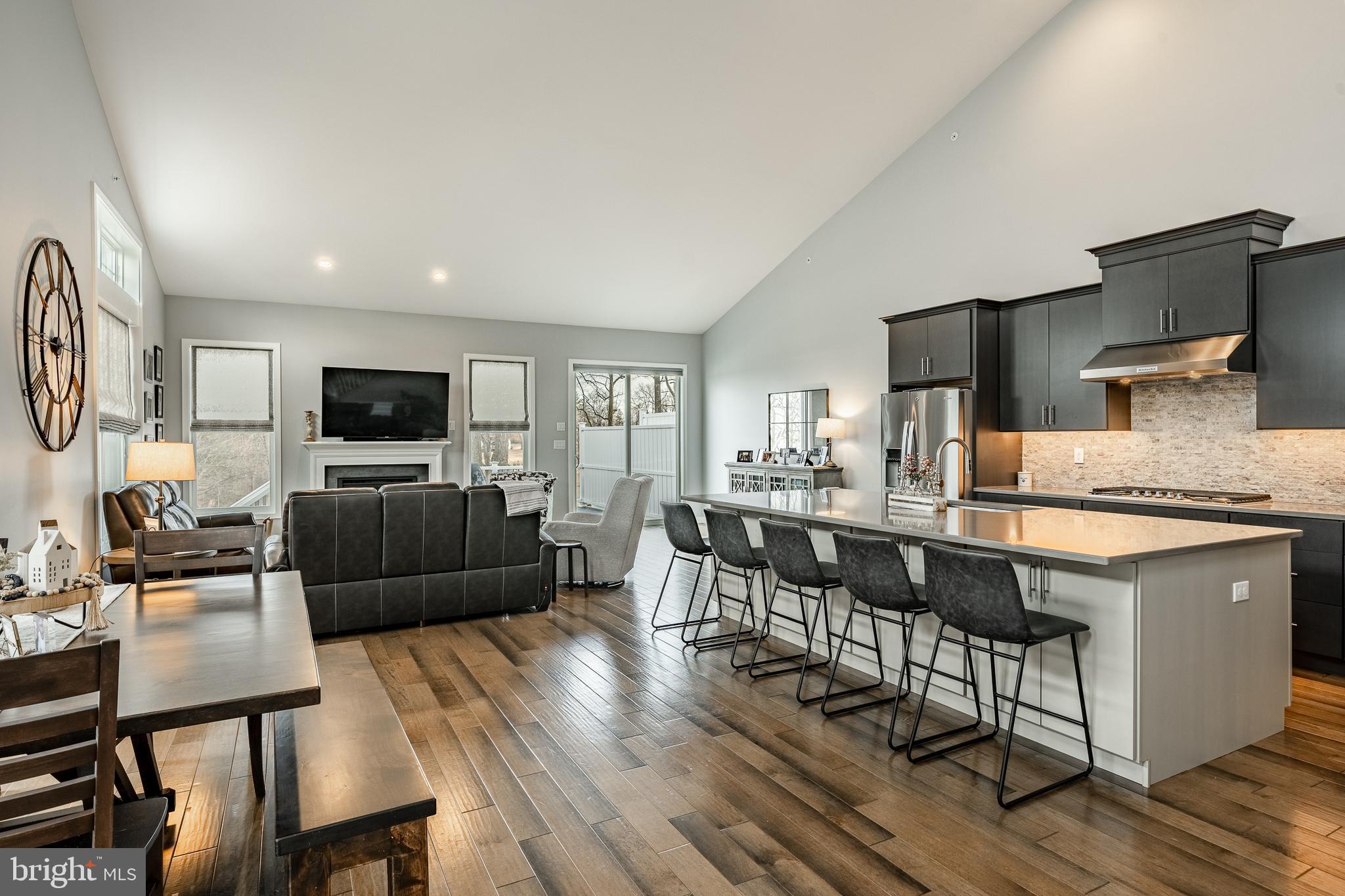 RESERVE AT CENTER SQUARE - Residential