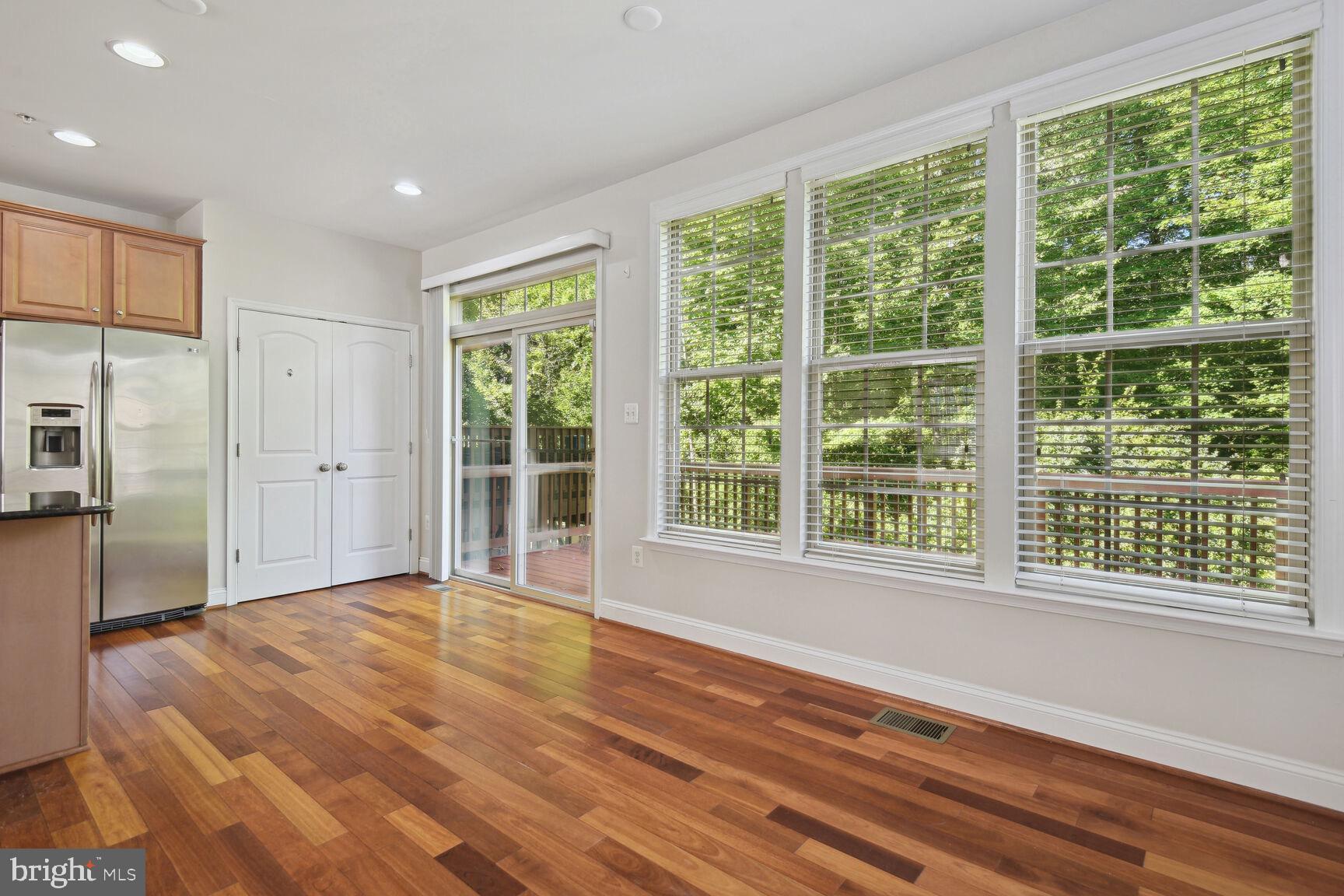 ROCKVILLE - Residential