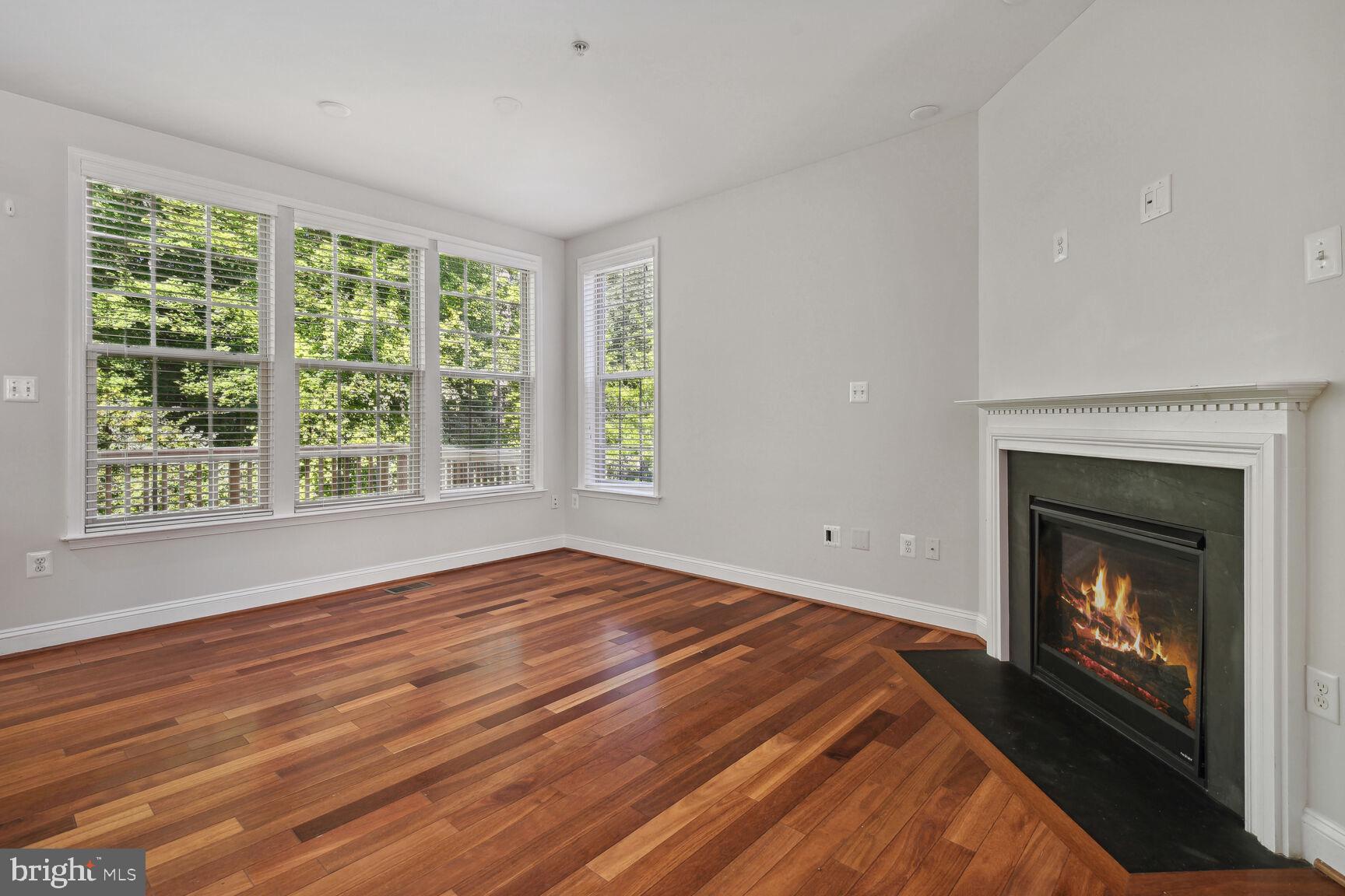 ROCKVILLE - Residential