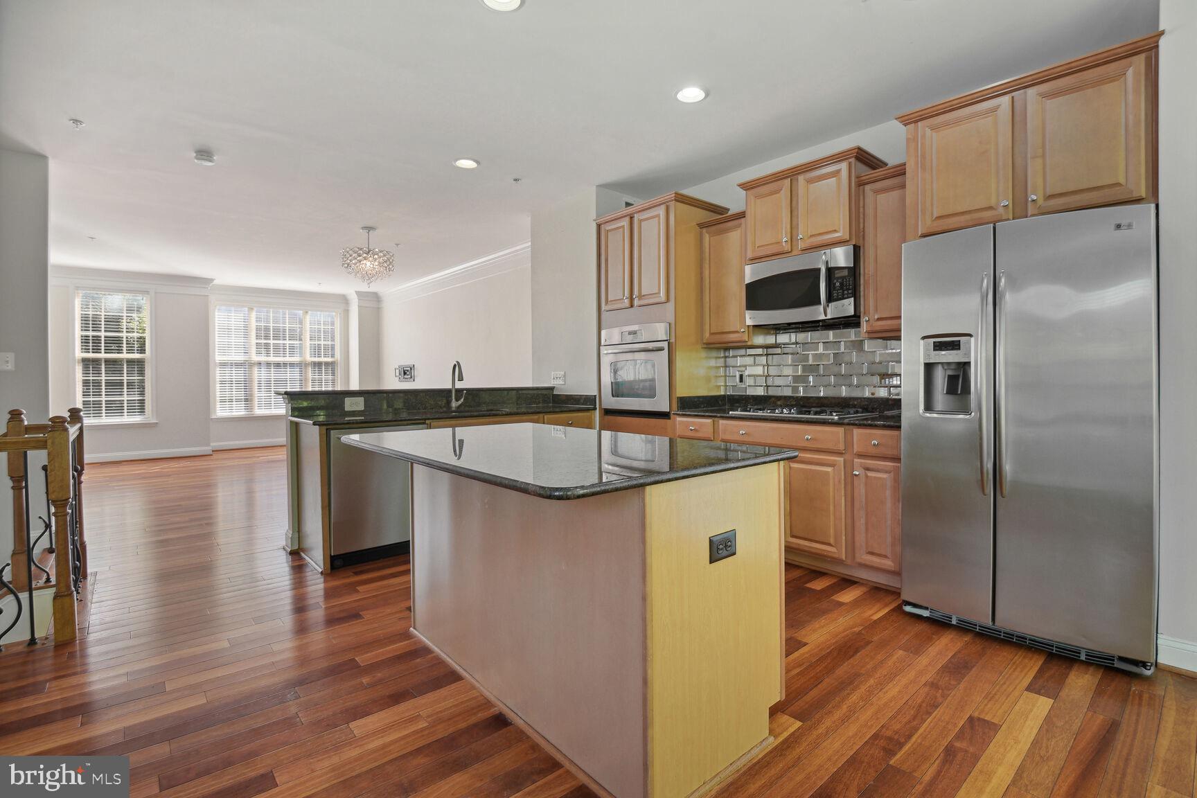 ROCKVILLE - Residential
