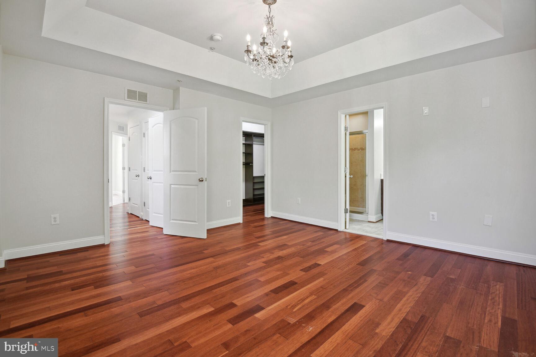 ROCKVILLE - Residential