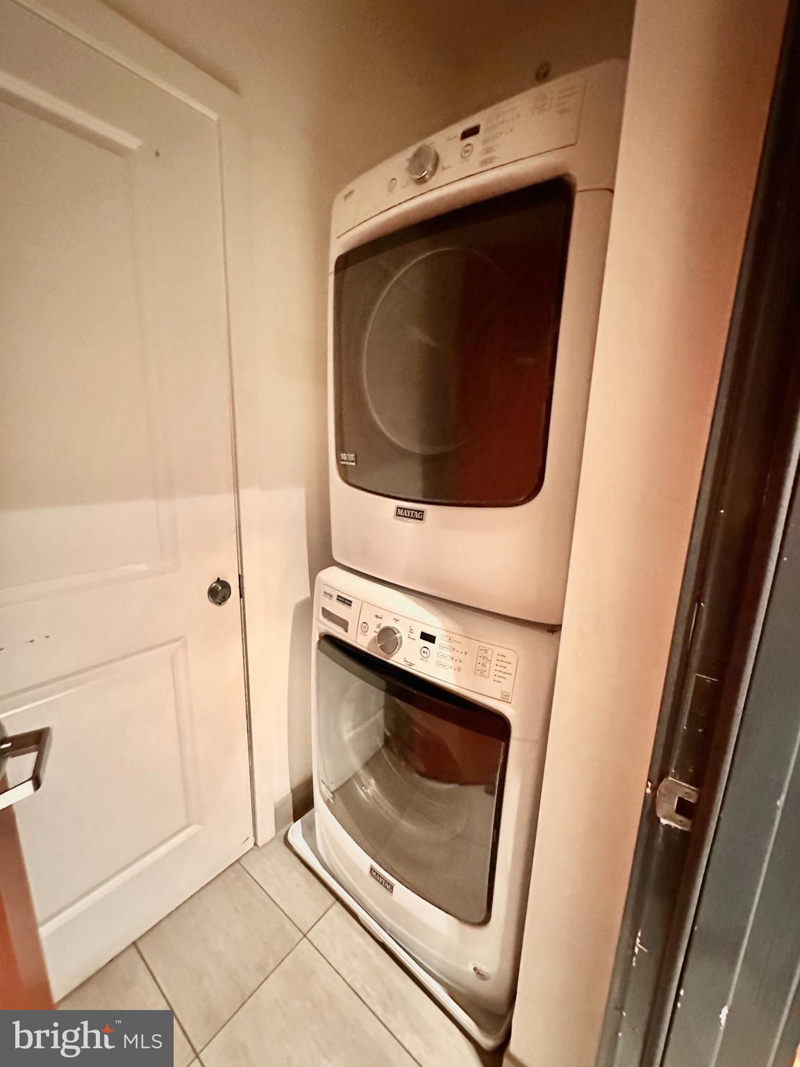 UNIVERSITY CITY - Residential Lease